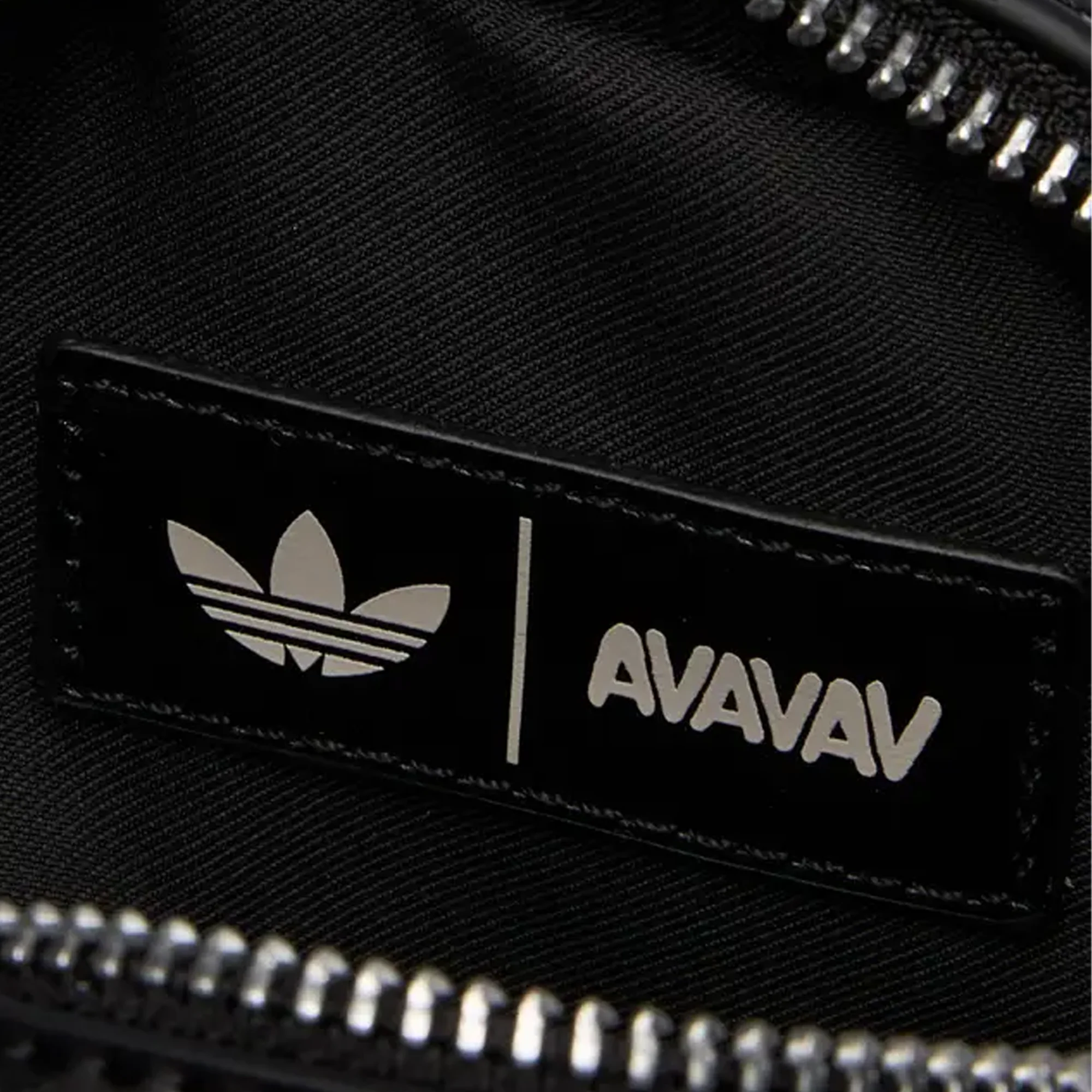ADIDAS ORIGINALS | AVAVAV MINI SCULPTED BAG { BLACK - Image 5