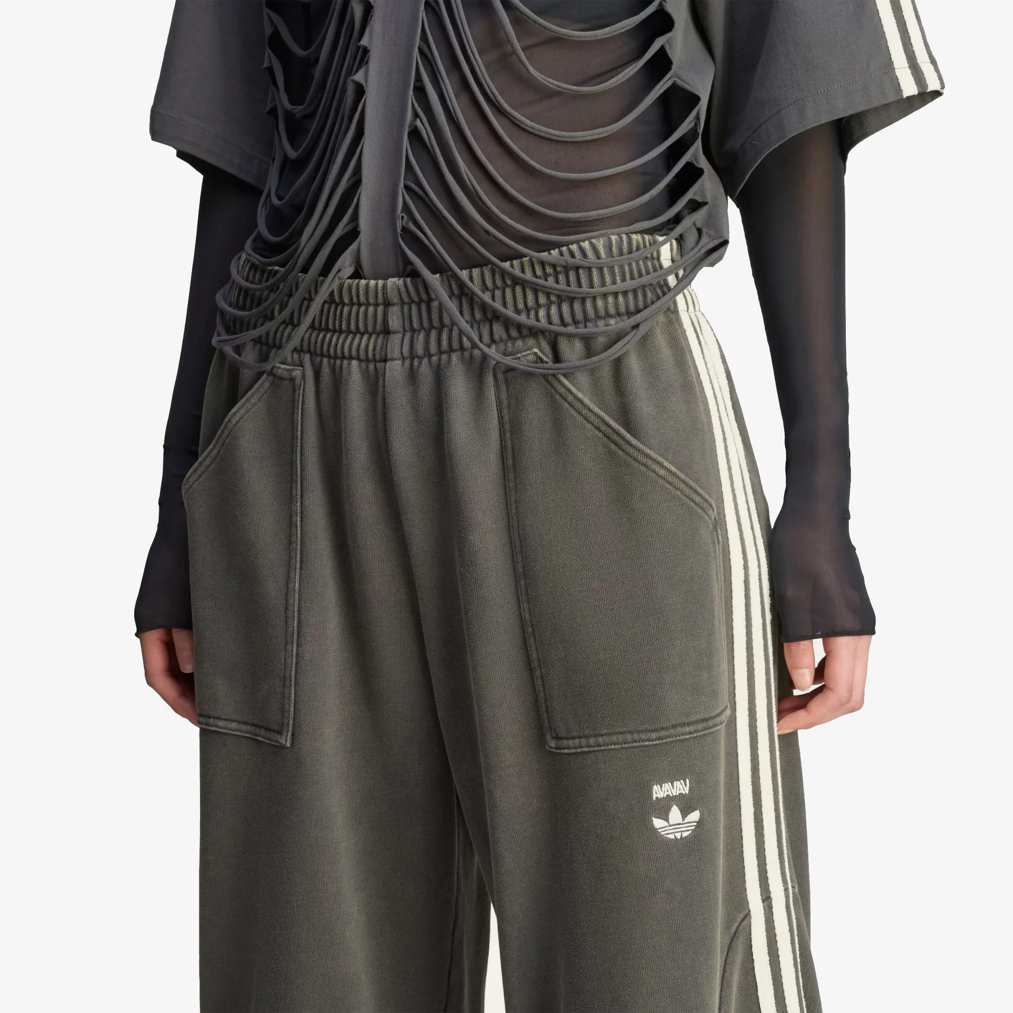 Adidas Originals | AVAVAV PLEATED TRACK PANTS { CARBON - Image 4
