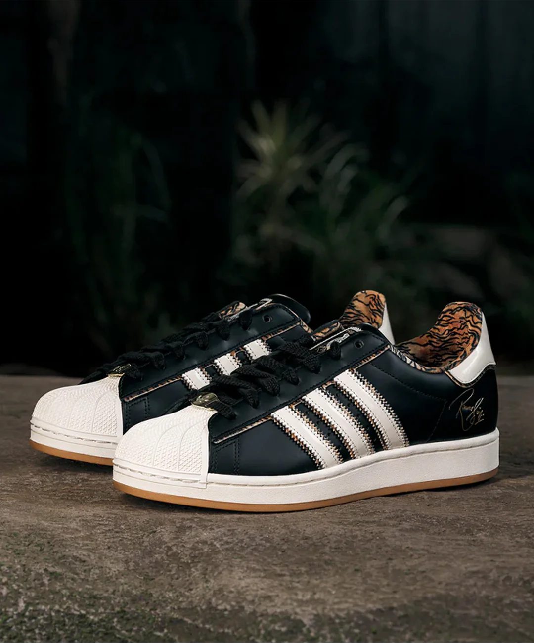 Adidas Originals | ADIDAS ORIGINALS x RANVEER SINGH SUPERSTAR { CBLACK/OWHITE/CBLACK - Image 2