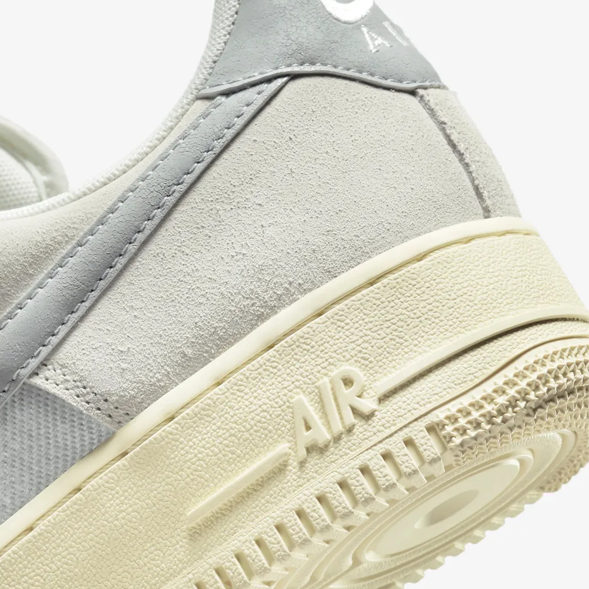 Nike | AIR FORCE 1 '07 LV8 'ALPHA ORANGE/SAIL' - Image 5