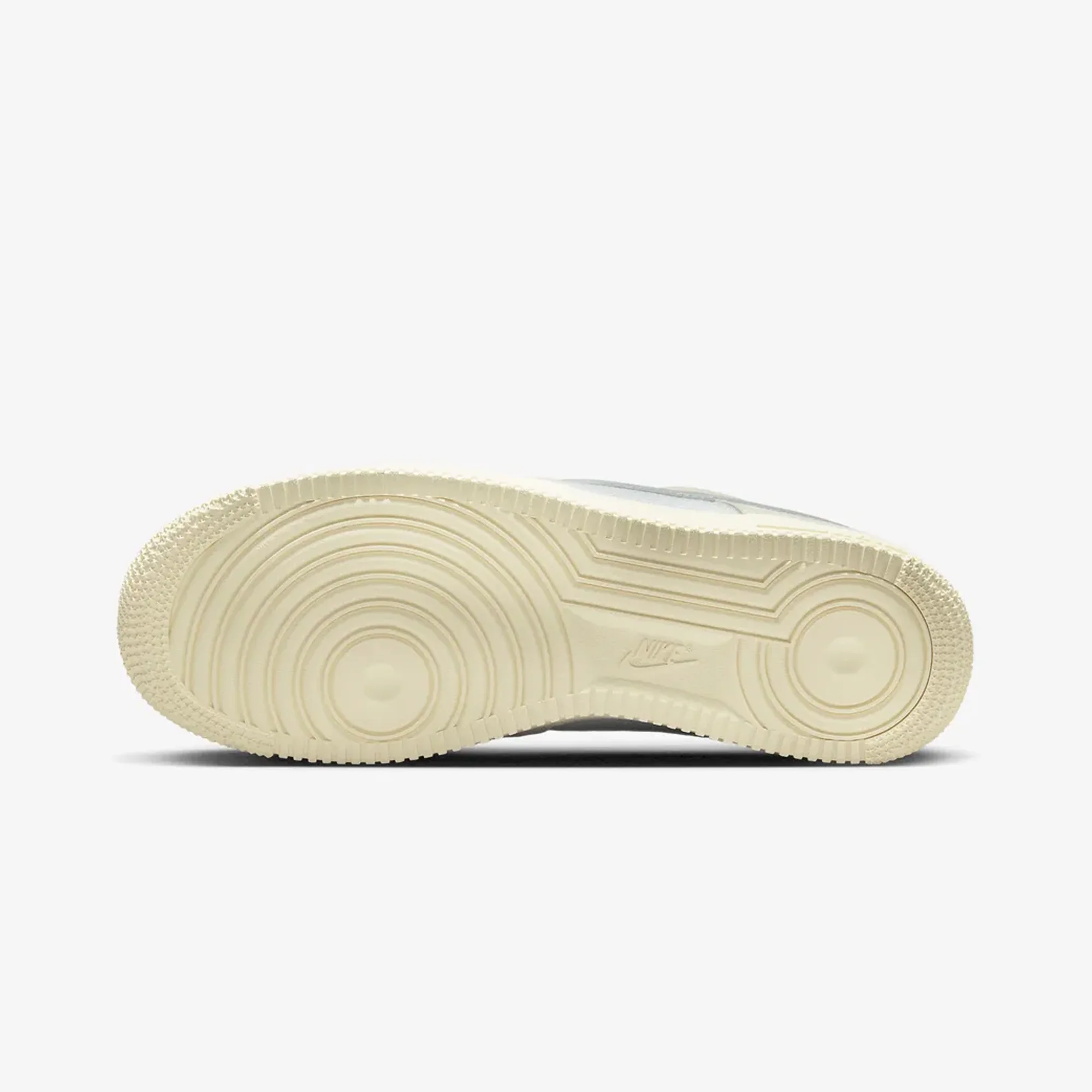 Nike | AIR FORCE 1 '07 LV8 'ALPHA ORANGE/SAIL' - Image 6