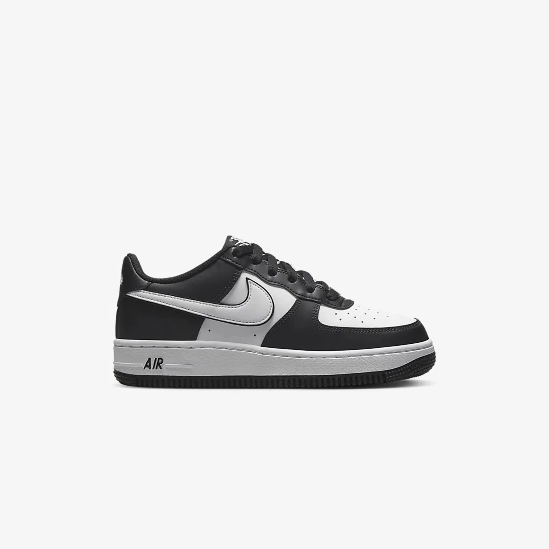 Nike | AIR FORCE 1 LV8 2 (GS) { BLACK/WHITE