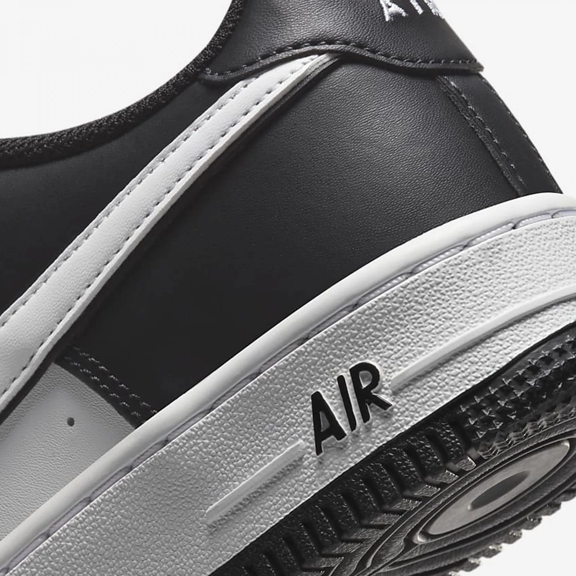 Nike | AIR FORCE 1 LV8 2 (GS) { BLACK/WHITE - Image 5