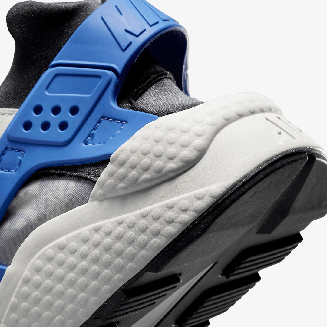 Nike | AIR HUARACHE PREMIUM { SUMMIT WHITE/ANTHRACITE - Image 5