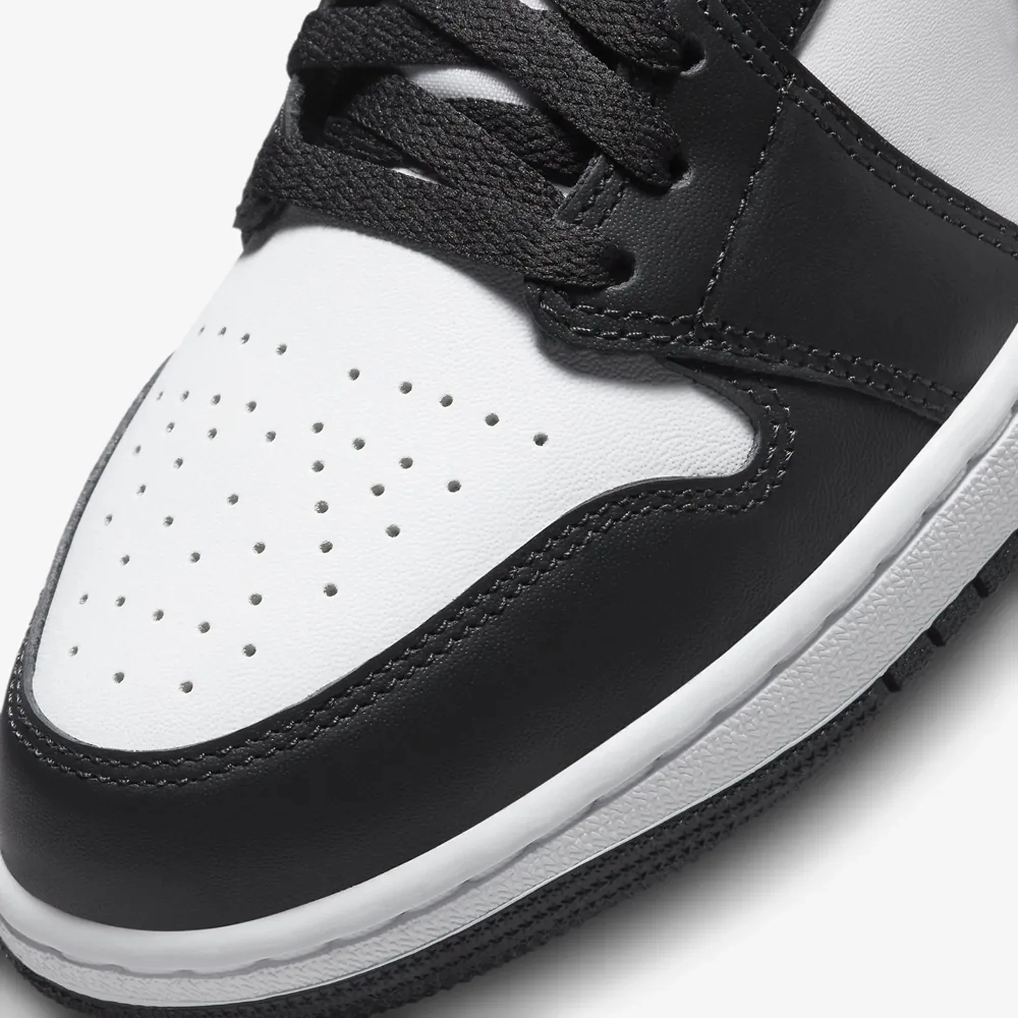 Jordan | AIR JORDAN 1 MID SE { OFF NOIR/BLACK-WHITE-BLACK - Image 4
