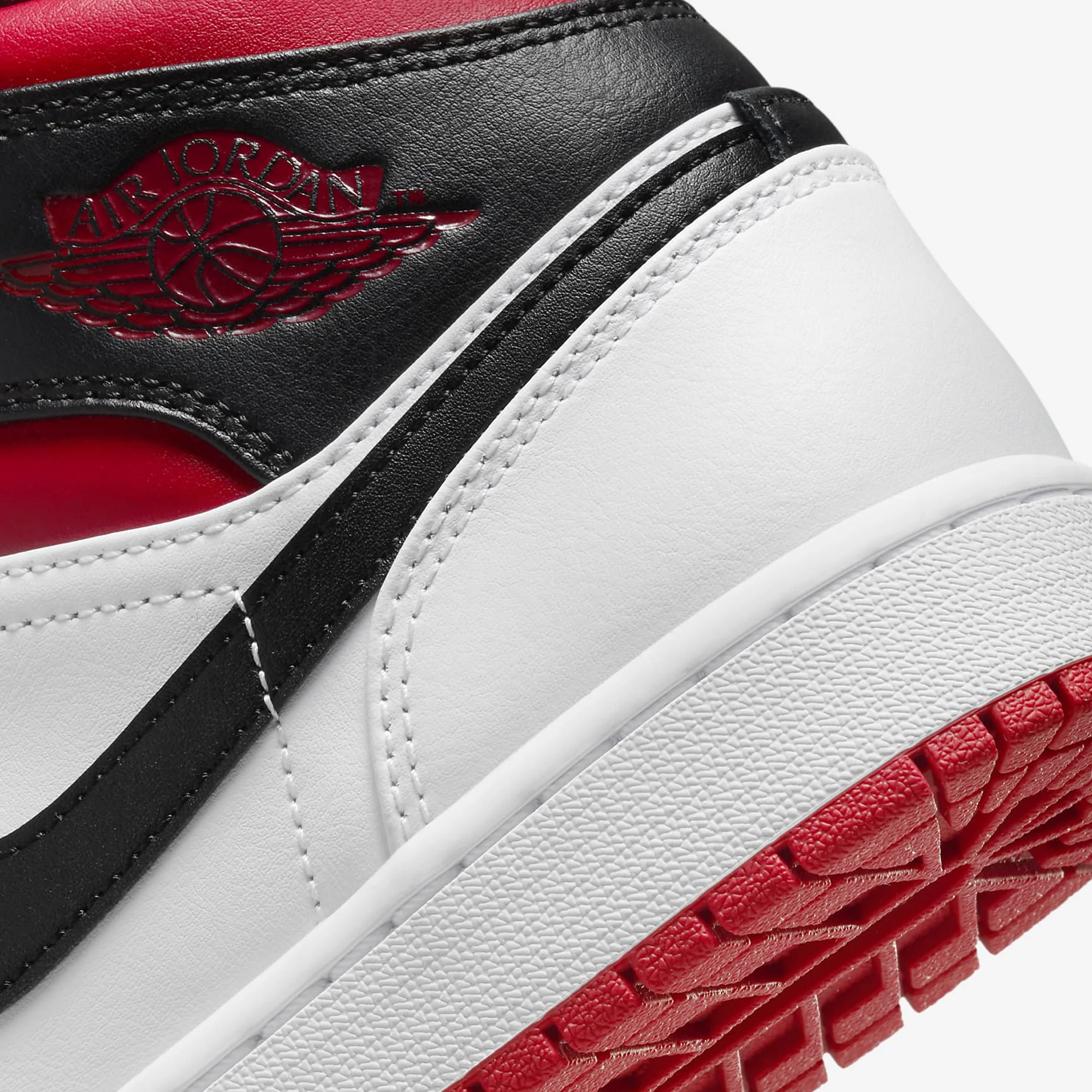 Jordan | AIR JORDAN 1 MID { WHITE/GYM RED-BLACK - Image 5