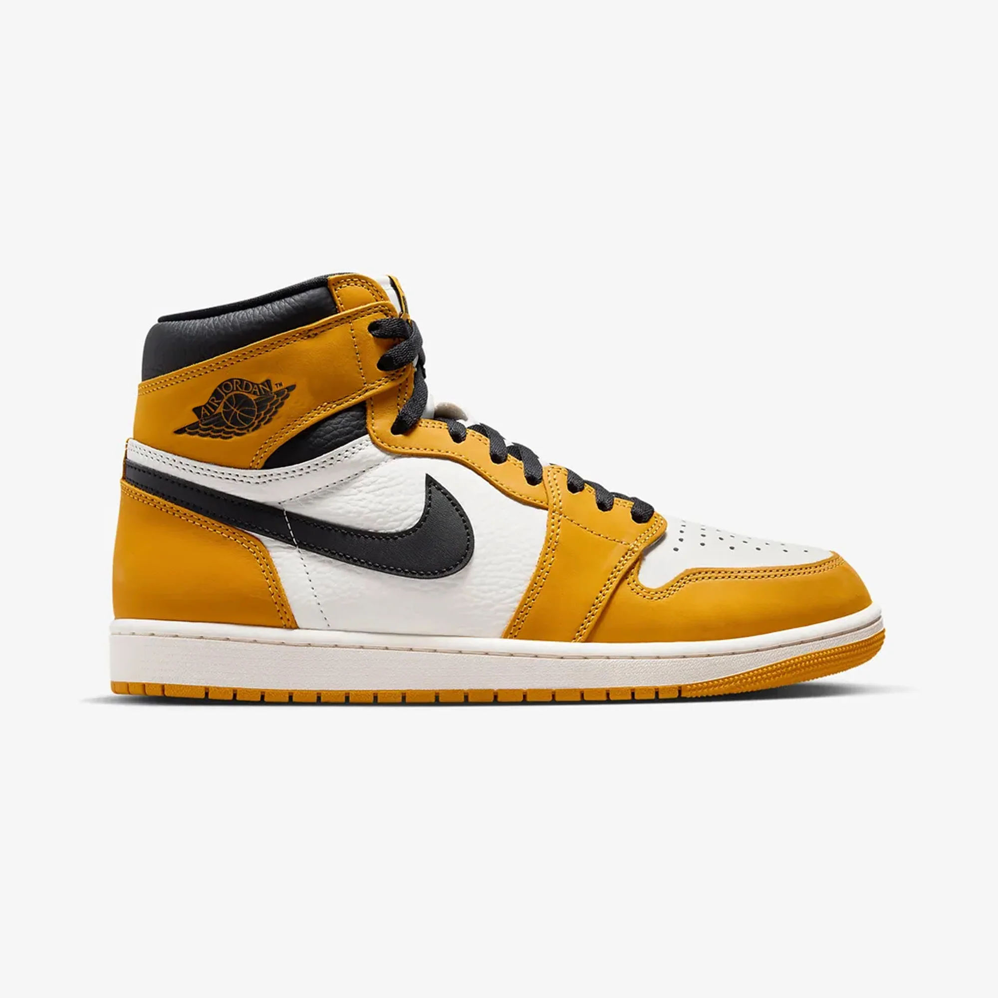 Jordan | AIR JORDAN 1 RETRO HIGH OG { YELLOW OCHRE/BLACK-SAIL