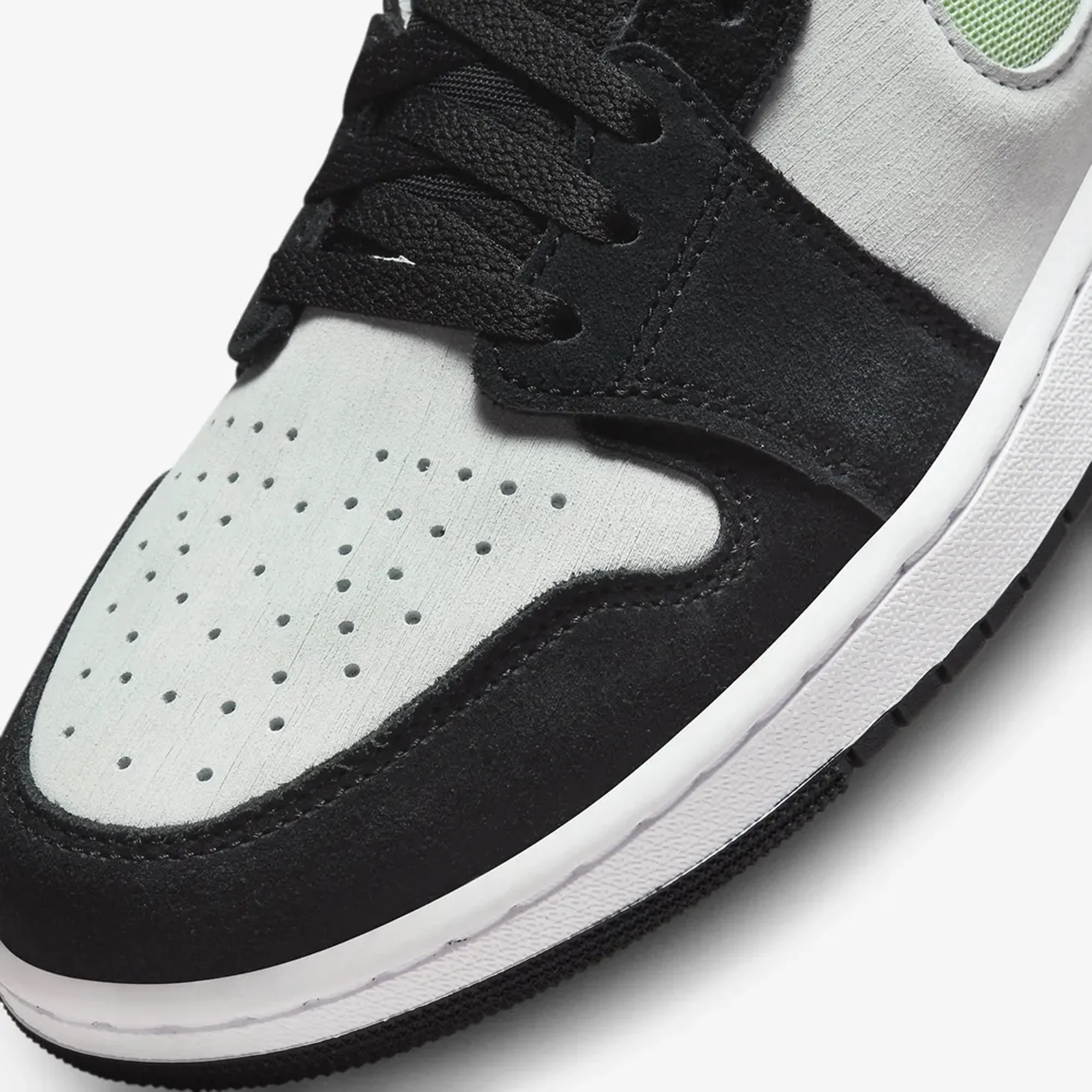Jordan | AIR JORDAN 1 ZOOM CMFT 2 { WHITE/BLACK/HONEYDEW/GREEN - Image 4