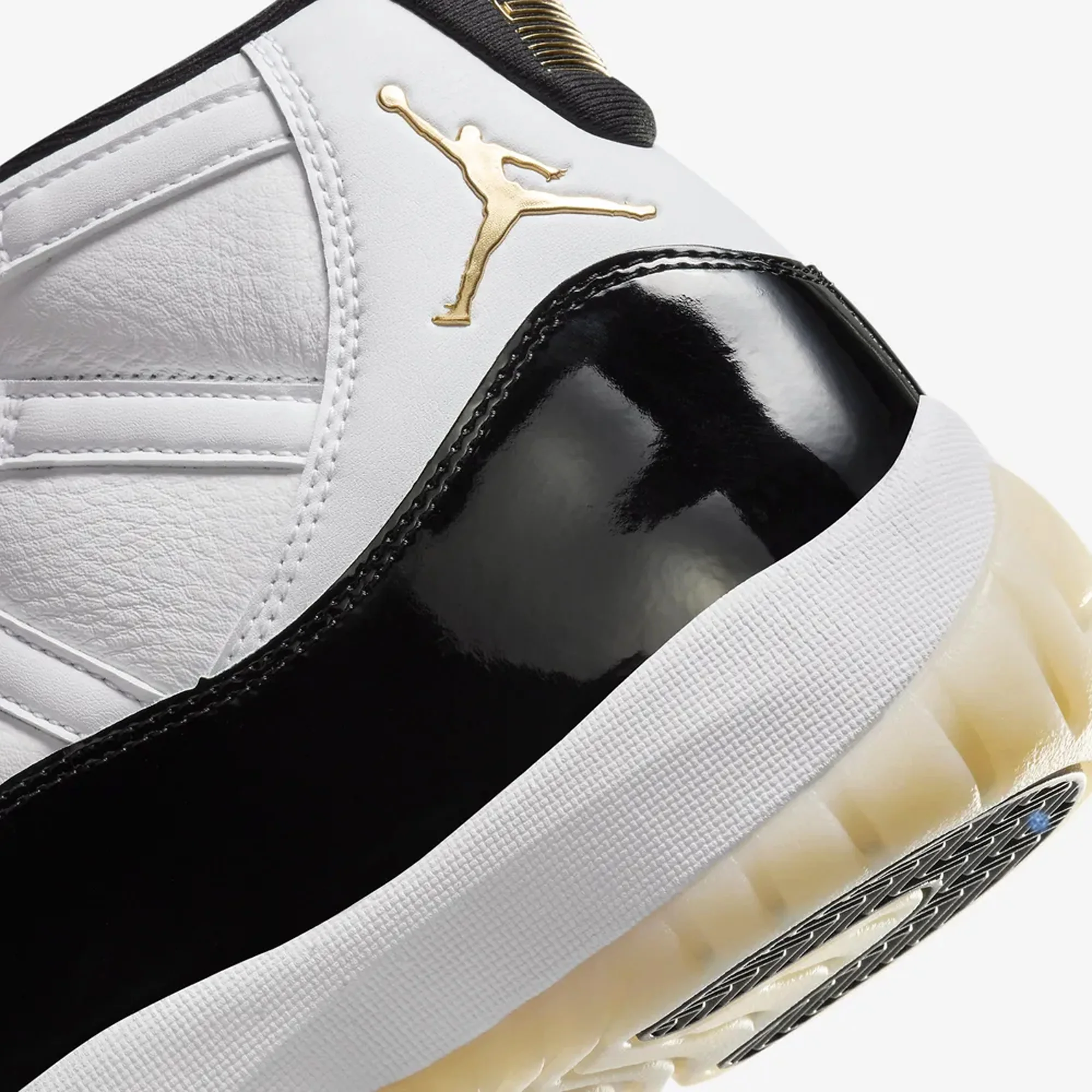 Jordan | AIR JORDAN 11 "GRATITUDE" { WHITE/METALLIC GOLD-BLACK - Image 5