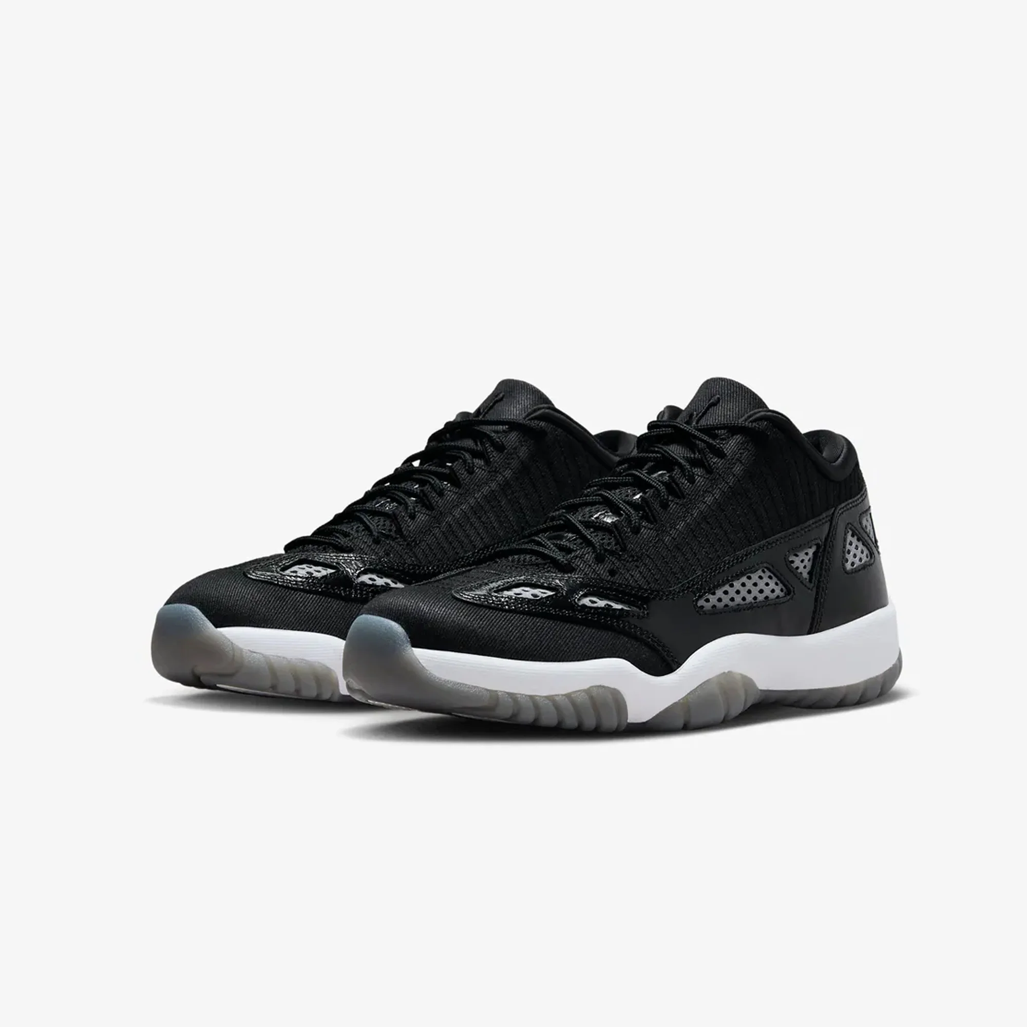 Jordan | AIR JORDAN 11 RETRO LOW IE { BLACK/BLACK-WHITE - Image 2