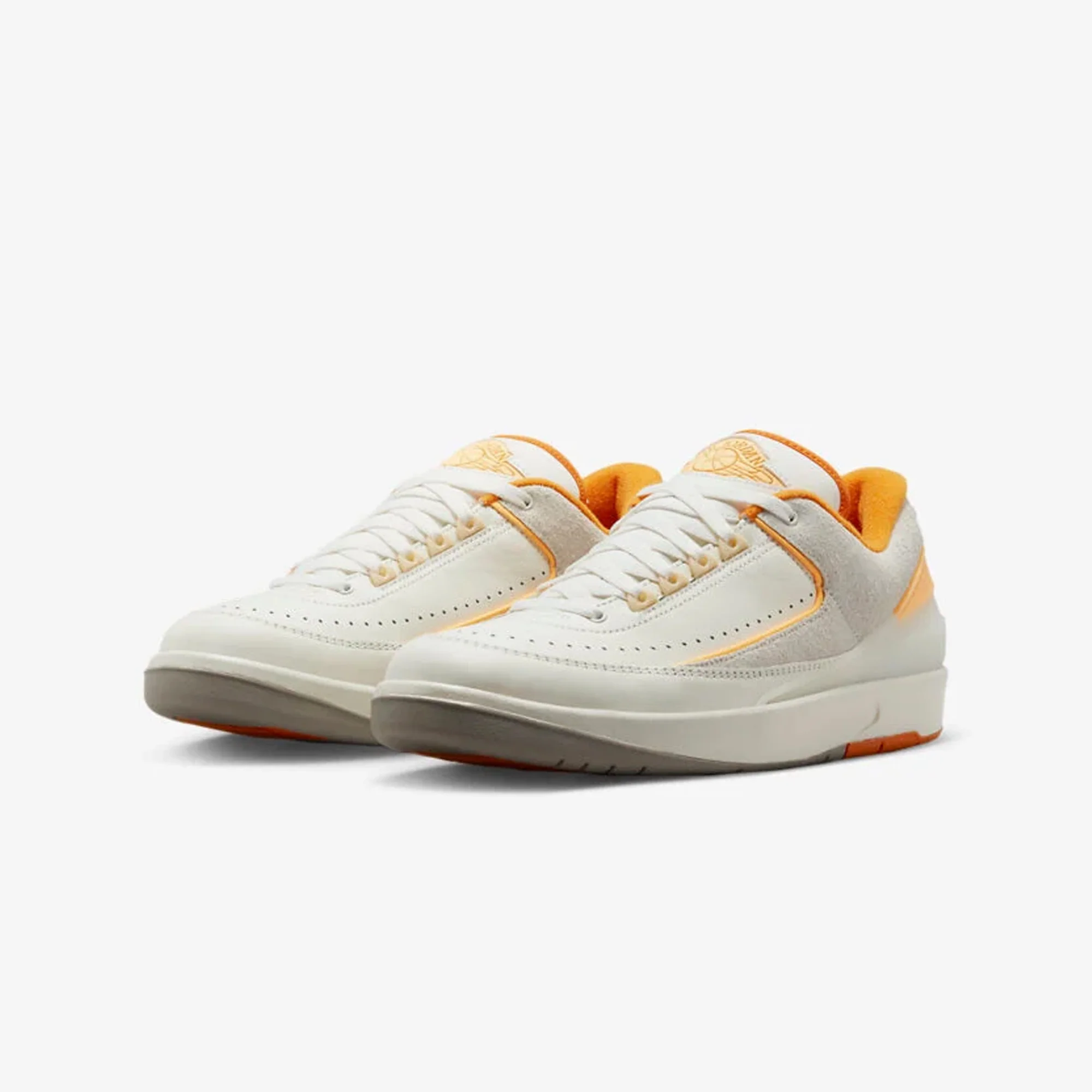 Jordan | AIR JORDAN 2 RETRO LOW { SAIL/MELON TINT-LIGHT CURRY-COBBLESTONE - Image 2