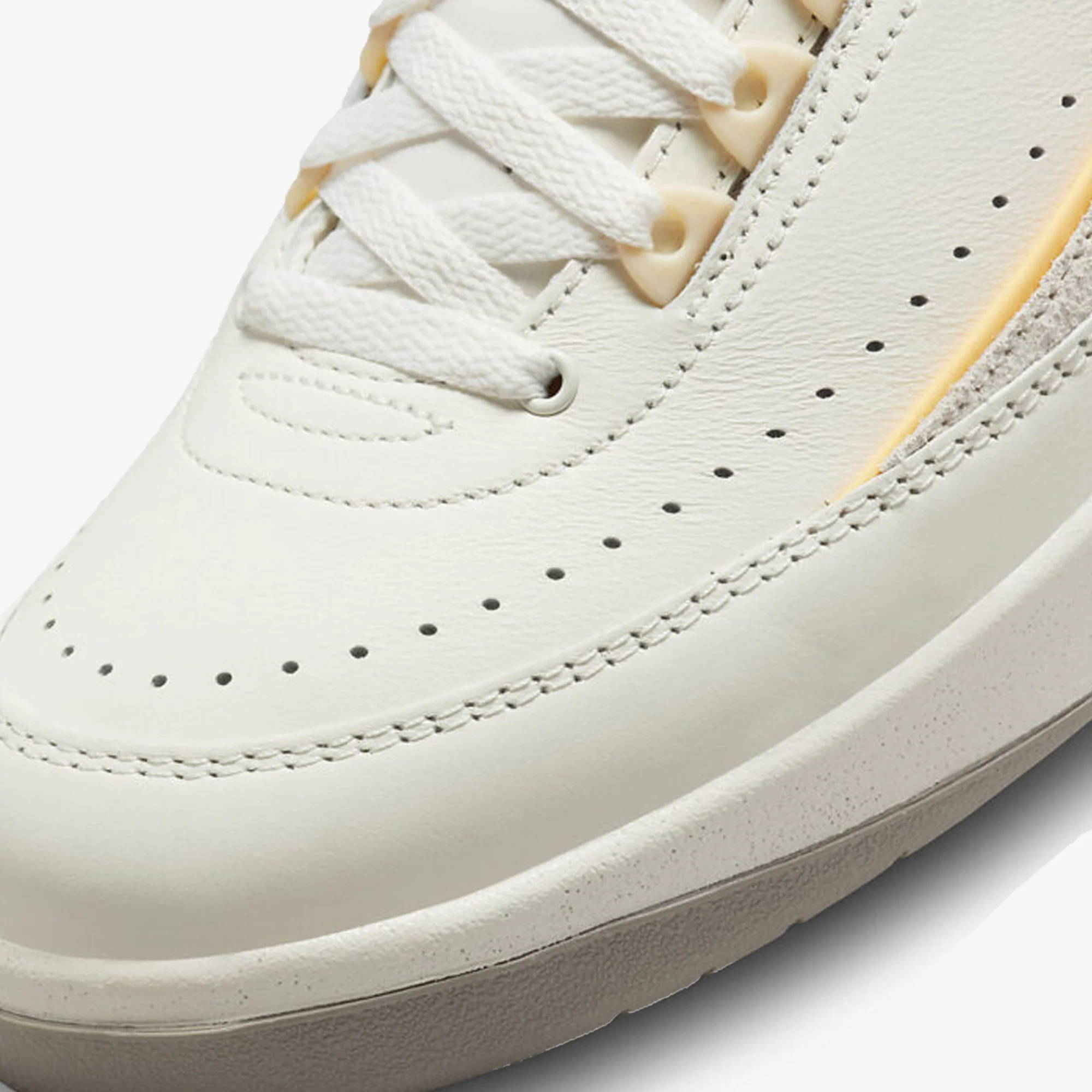 Jordan | AIR JORDAN 2 RETRO LOW { SAIL/MELON TINT-LIGHT CURRY-COBBLESTONE - Image 4