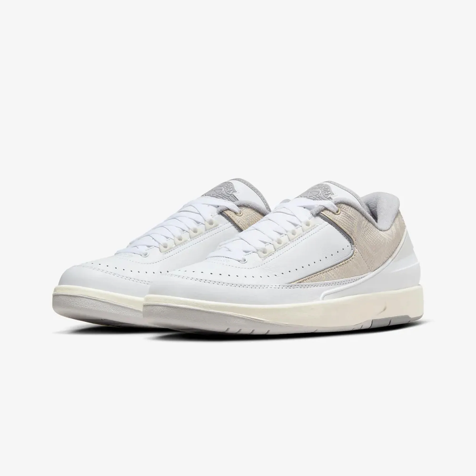 Jordan | AIR JORDAN 2 RETRO LOW { WHITE/CEMENT GREY-SANDDRIFT-NEUTRAL GREY - Image 2