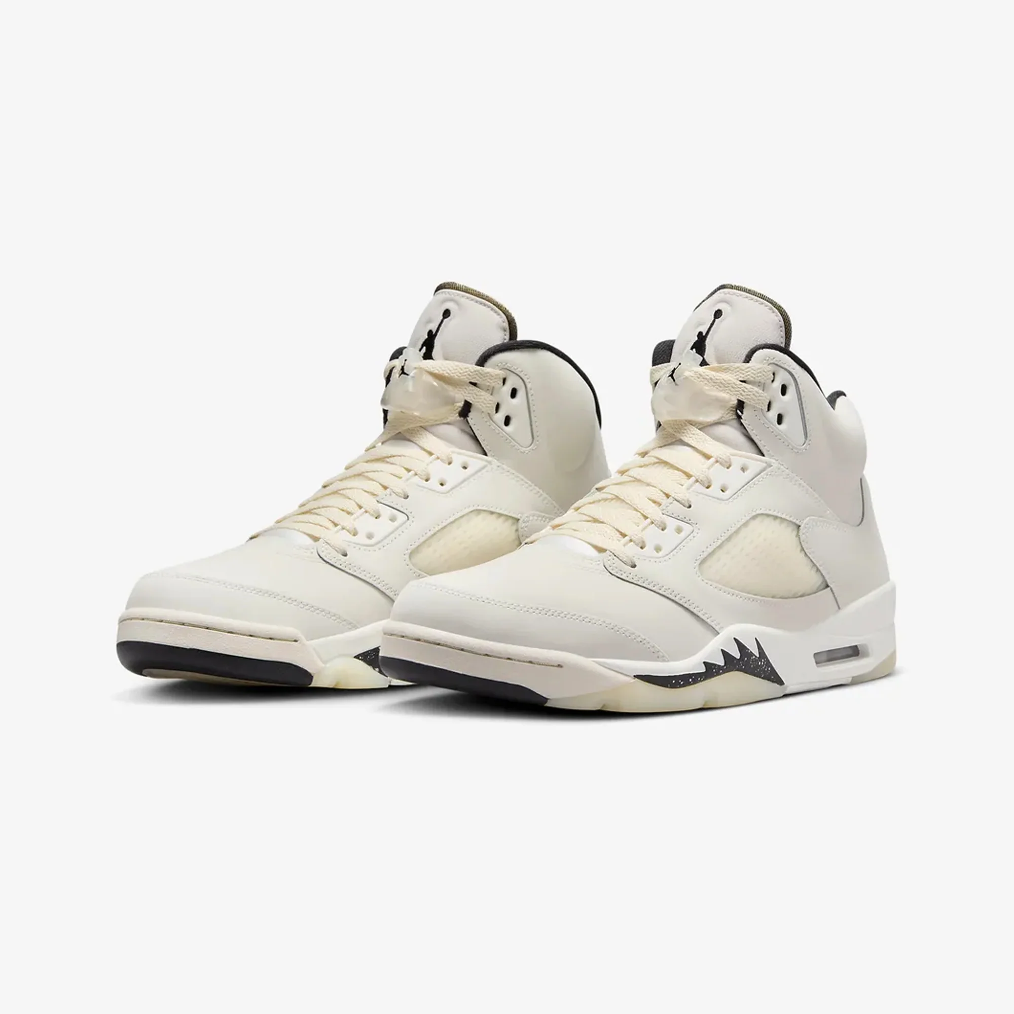 Jordan | AIR JORDAN 5 RETRO SE { SAIL/BLACK-LT OREWOOD BRN-COCONUT MILK - Image 2