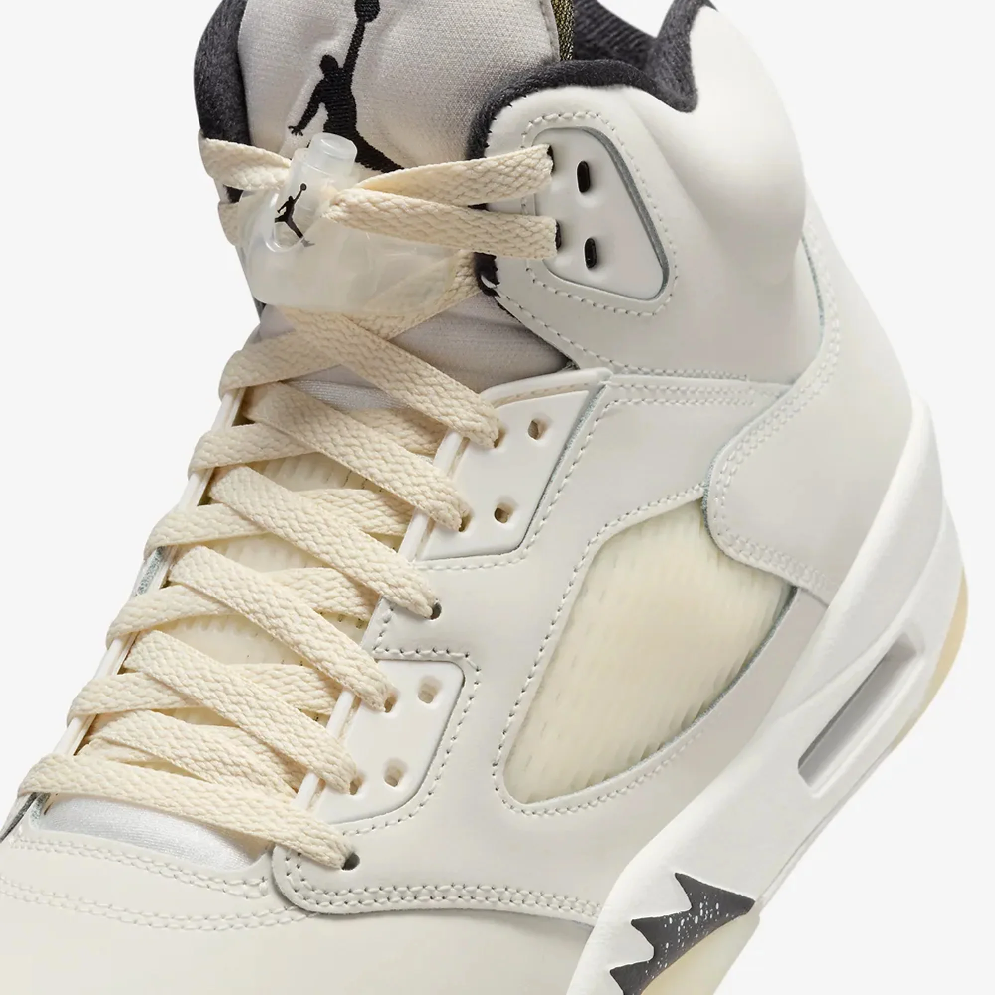 Jordan | AIR JORDAN 5 RETRO SE { SAIL/BLACK-LT OREWOOD BRN-COCONUT MILK - Image 4