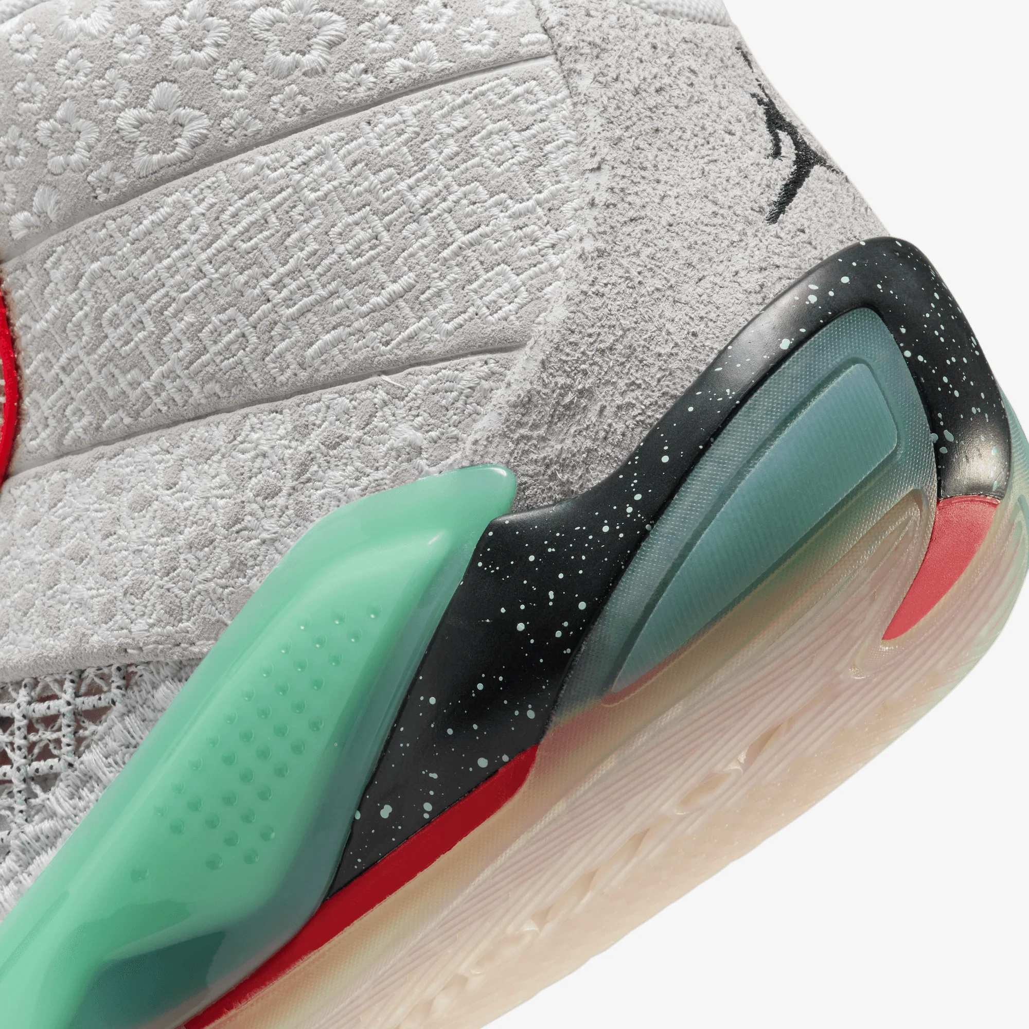 Jordan | AIR JORDAN XXXVIII RUI PF { PHOTON DUST/OFF NOIR-MINT FOAM-SIREN RED - Image 5