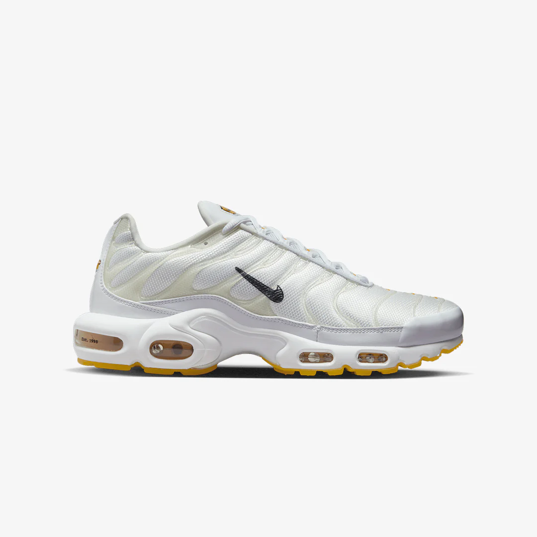 Nike | AIR MAX PLUS SE { WHITE