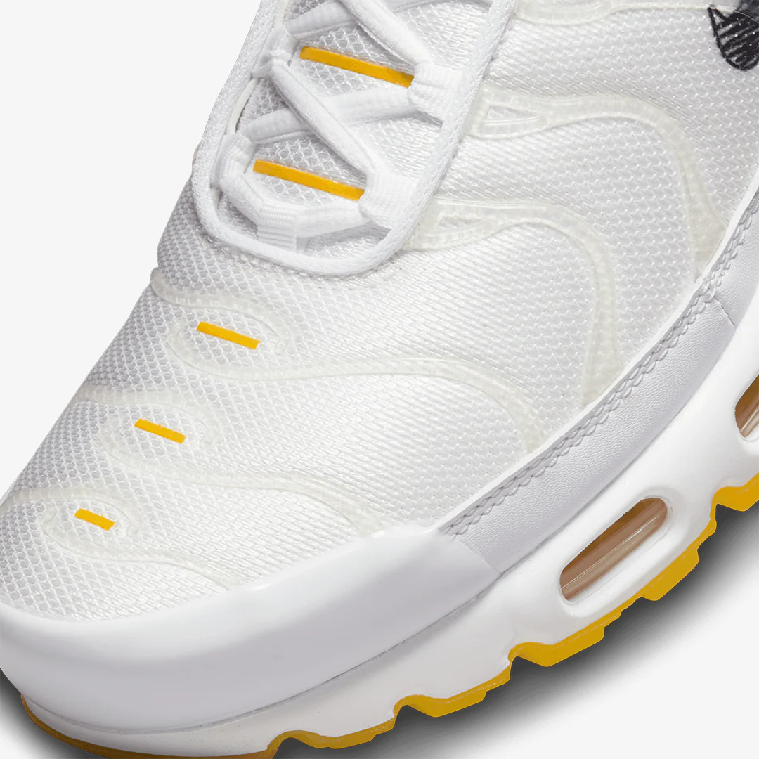 Nike | AIR MAX PLUS SE { WHITE - Image 4