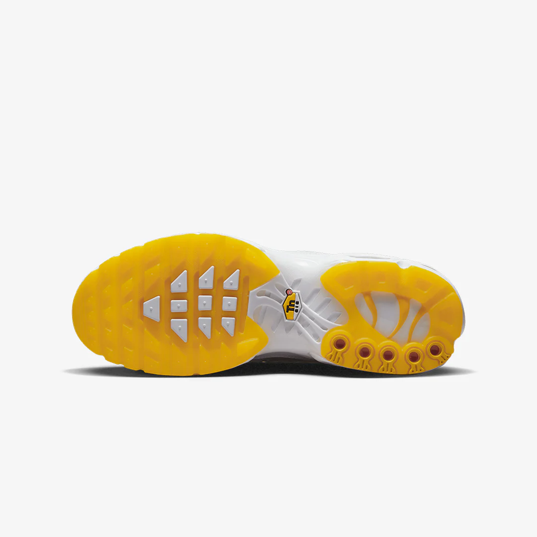 Nike | AIR MAX PLUS SE { WHITE - Image 6
