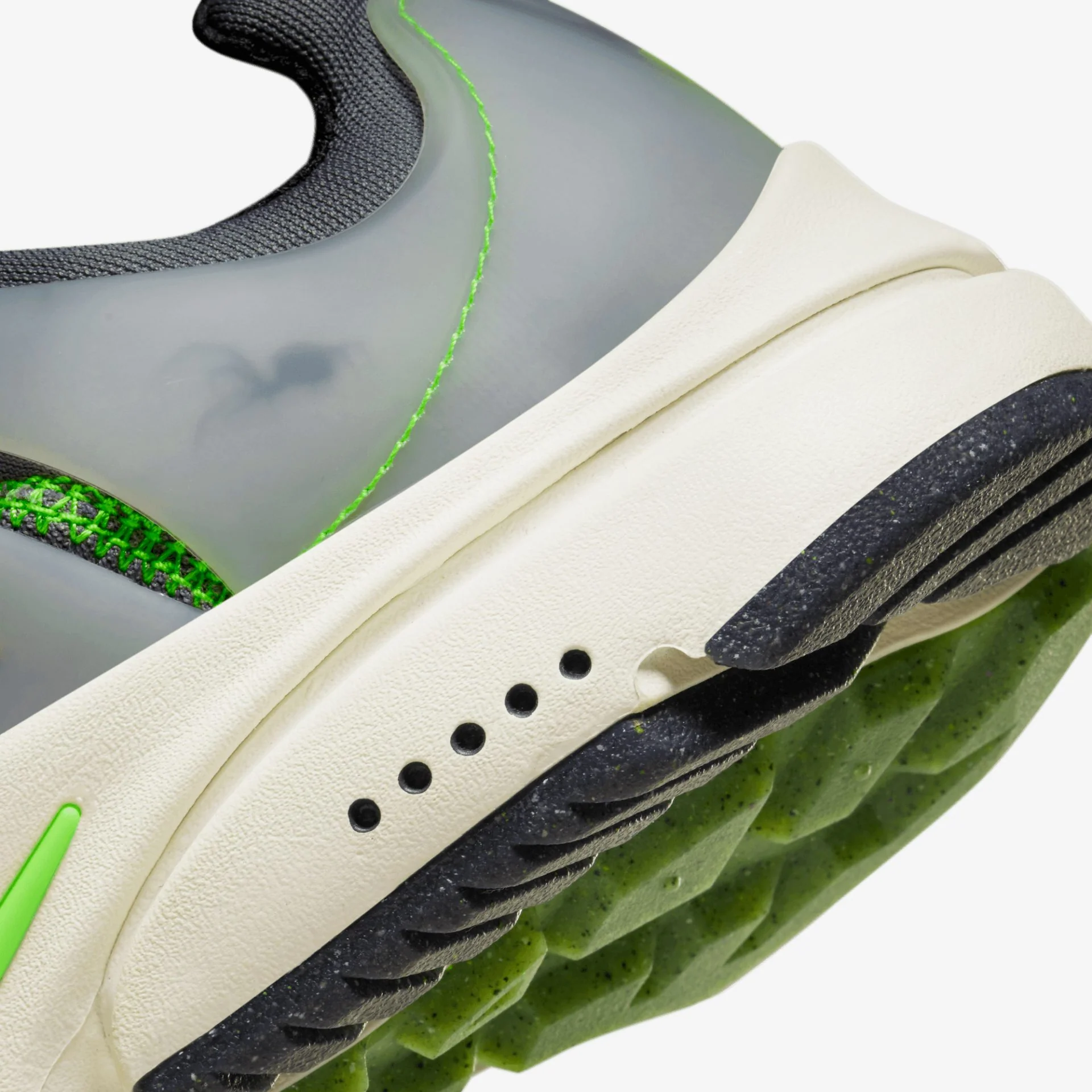 Nike | AIR PRESTO HALLOWEEN { SMOKE GREEN/OFF NOIR - Image 5