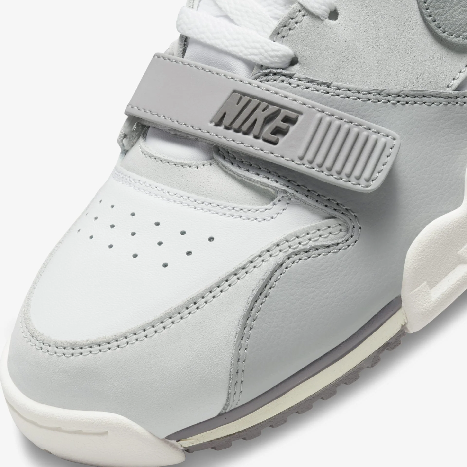 Nike | AIR TRAINER 1 { PHOTON DUST/LIGHT SMOKE - Image 4