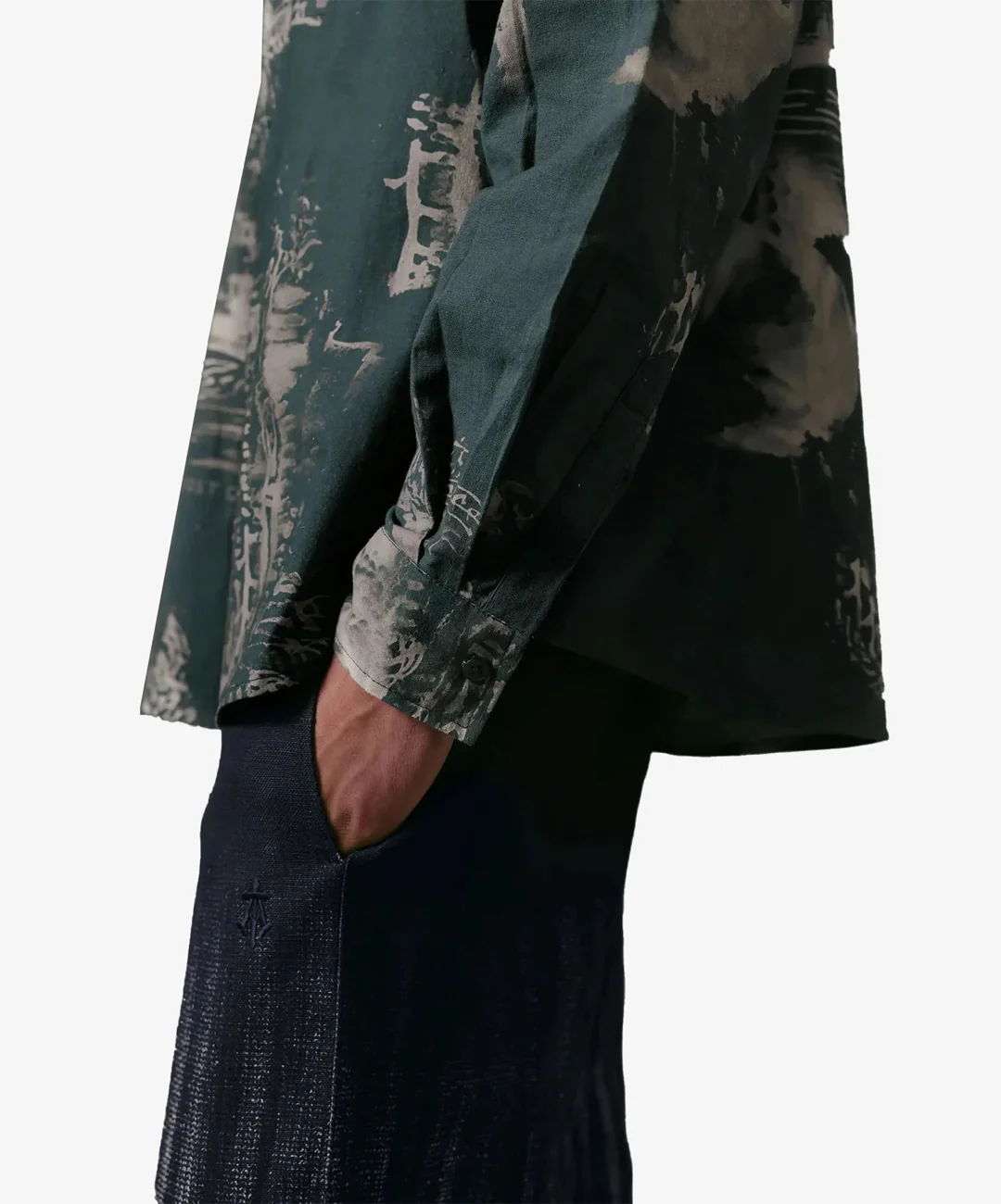 ALMOST GODS | THE TERRAIN RELAXED SHIRT IN MILITARY { OLIVE - Image 5