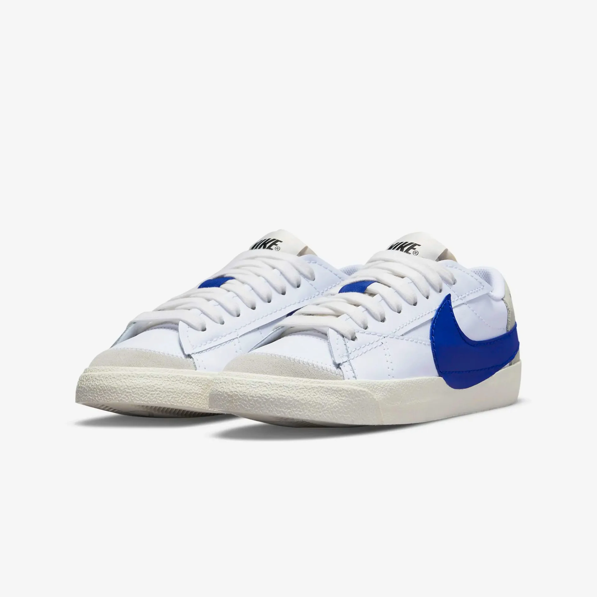 Nike | BLAZER LOW 77 JUMBO  { LIGHT BONE / OLD ROYAL - Image 2
