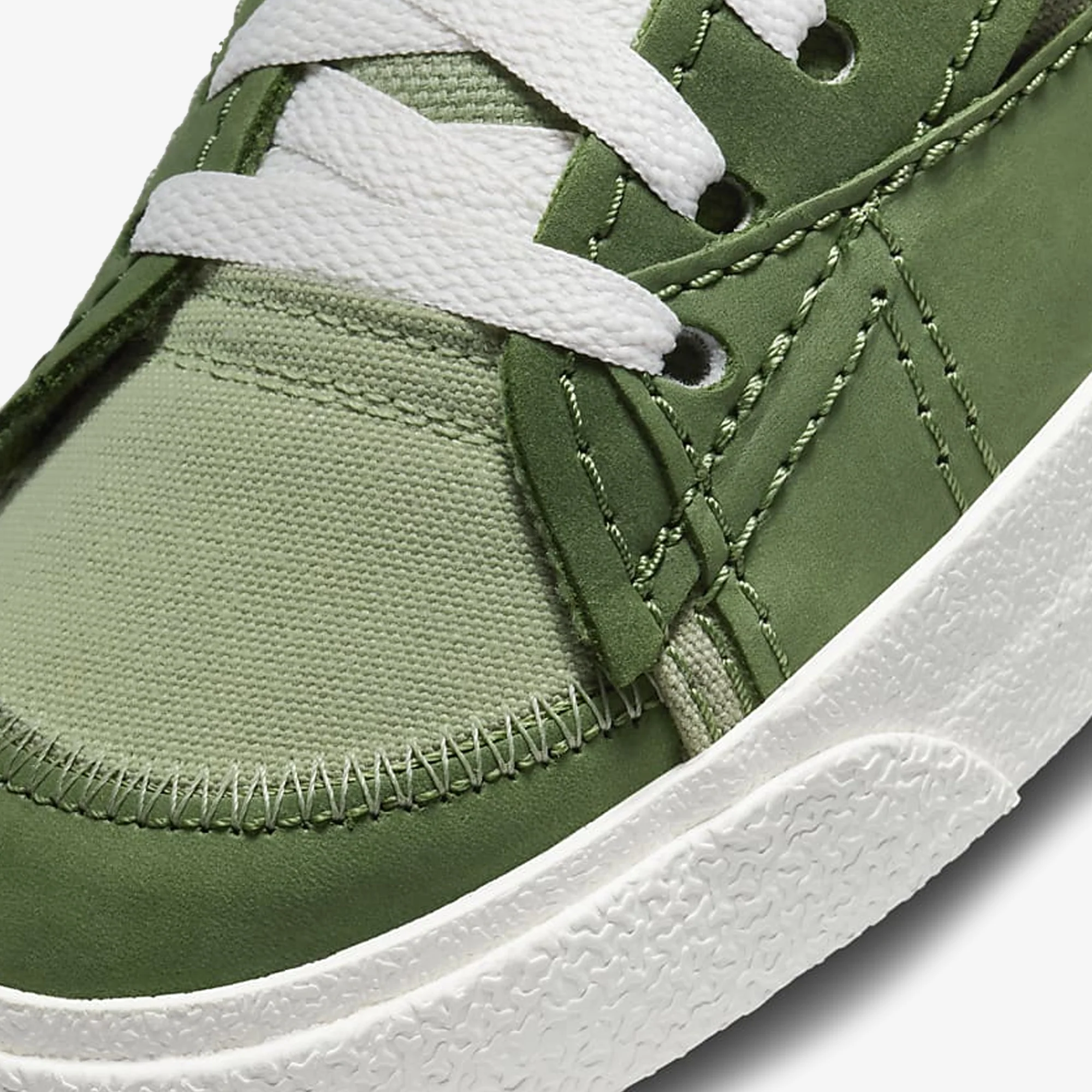 Nike | BLAZER LOW '77 JUMBO { OIL GREEN/GORGE GREEN-TREELINE-SAIL - Image 4