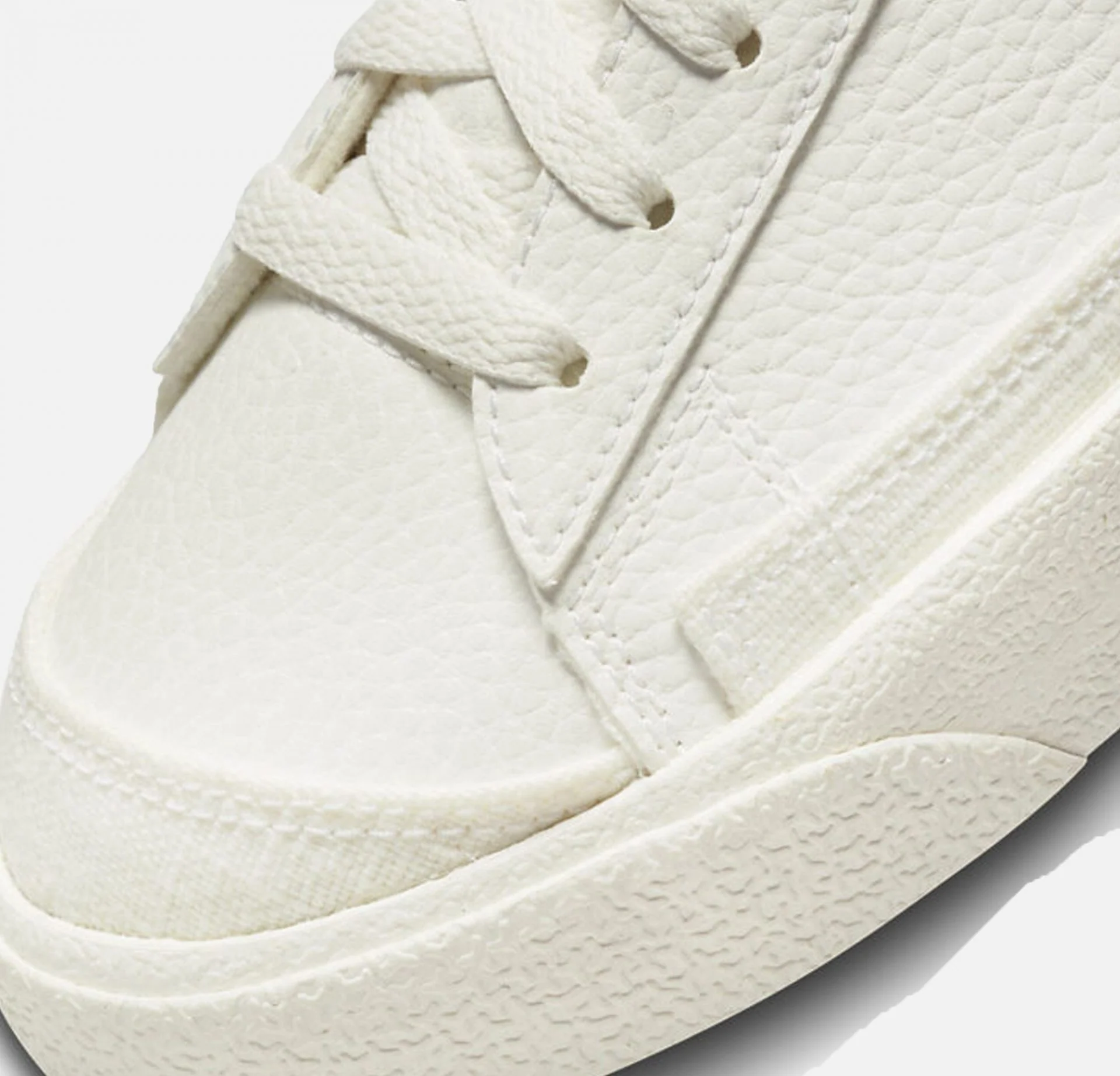 Nike | BLAZER LOW '77 SE NEXT NATURE { SAIL / SANDED GOLD - Image 4