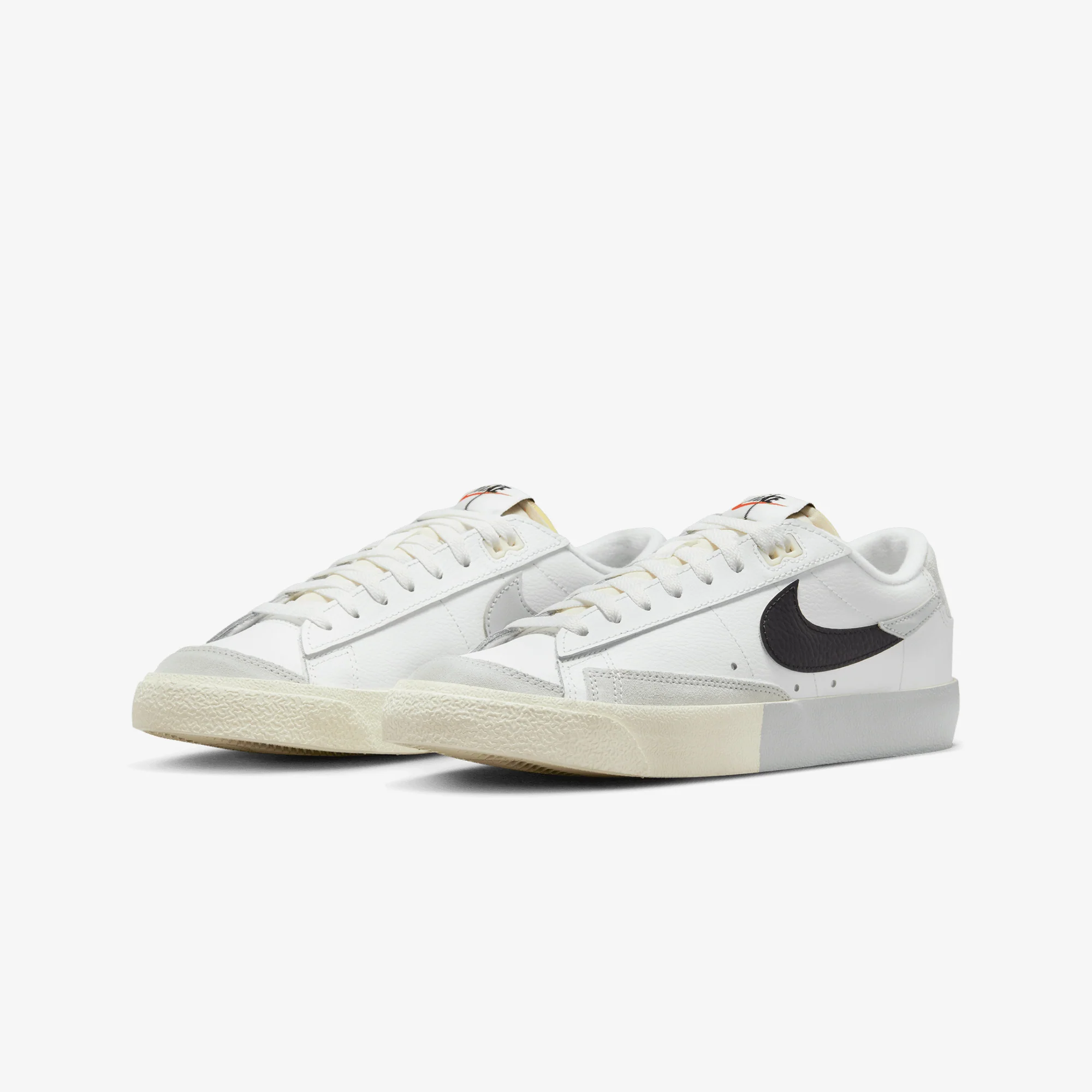 Nike | BLAZER LOW '77 SE REMIX { SUMMIT WHITE/LIGHT SILVER-BLACK - Image 2
