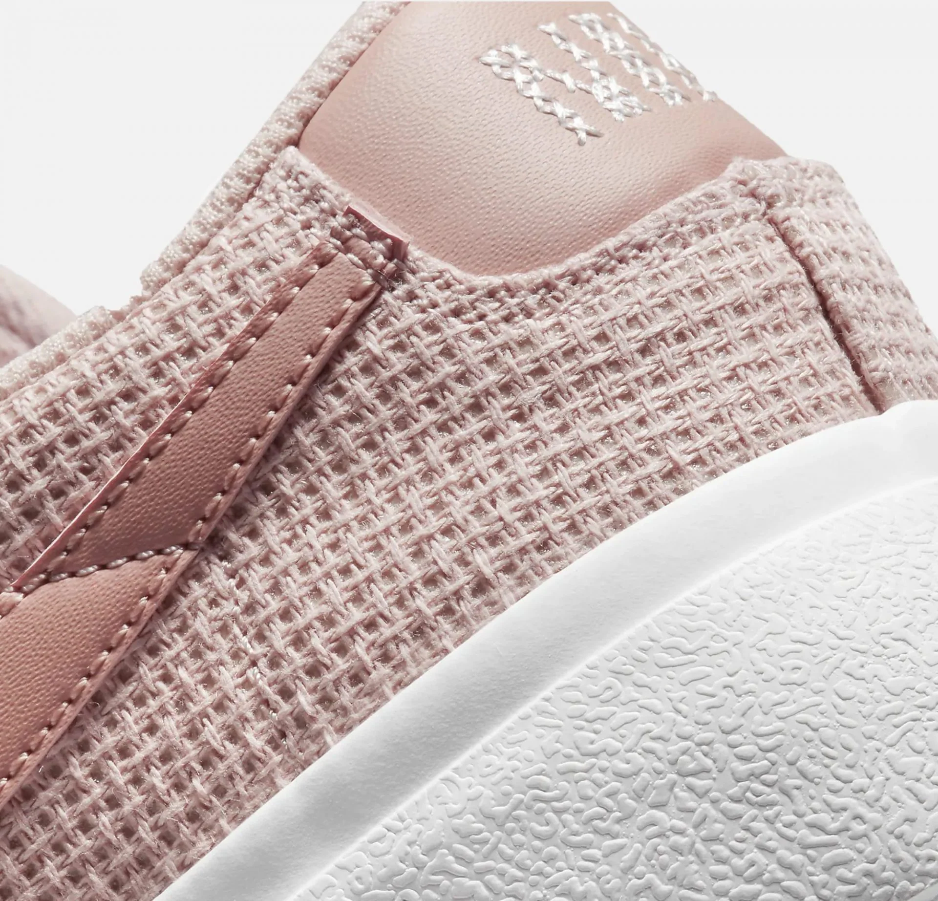 Nike | BLAZER LOW PLATFORM { PINK OXFORD / SUMMIT WHITE - Image 5