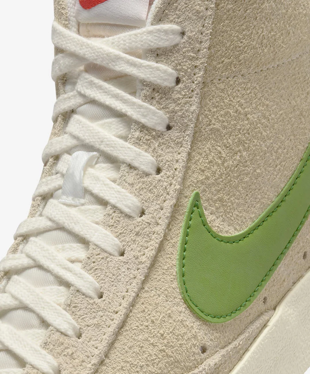 Nike | BLAZER MID '77 VINTAGE { MUSLIN/CHLOROPHYLL-COCONUT MILK-SAIL - Image 4