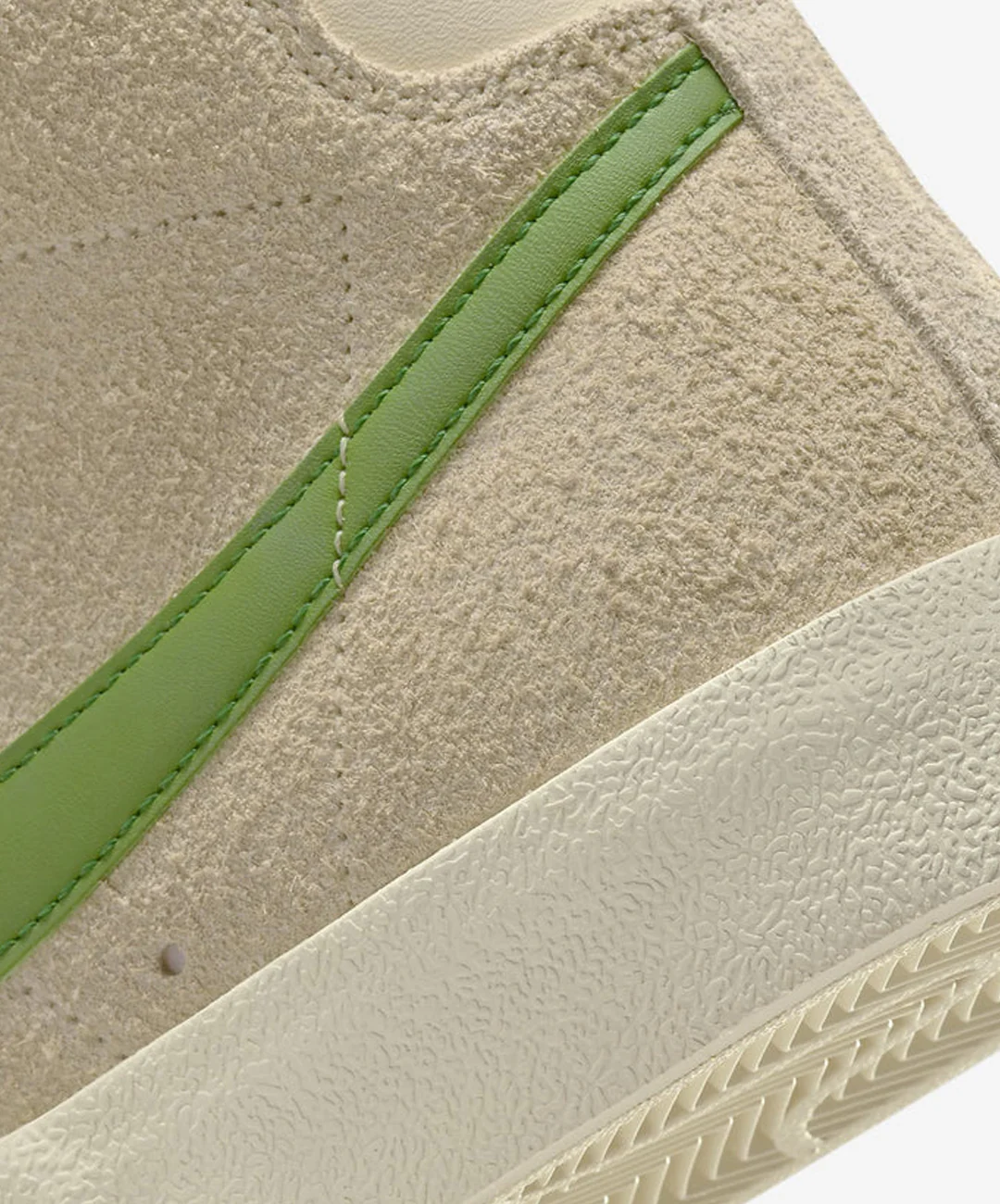 Nike | BLAZER MID '77 VINTAGE { MUSLIN/CHLOROPHYLL-COCONUT MILK-SAIL - Image 5