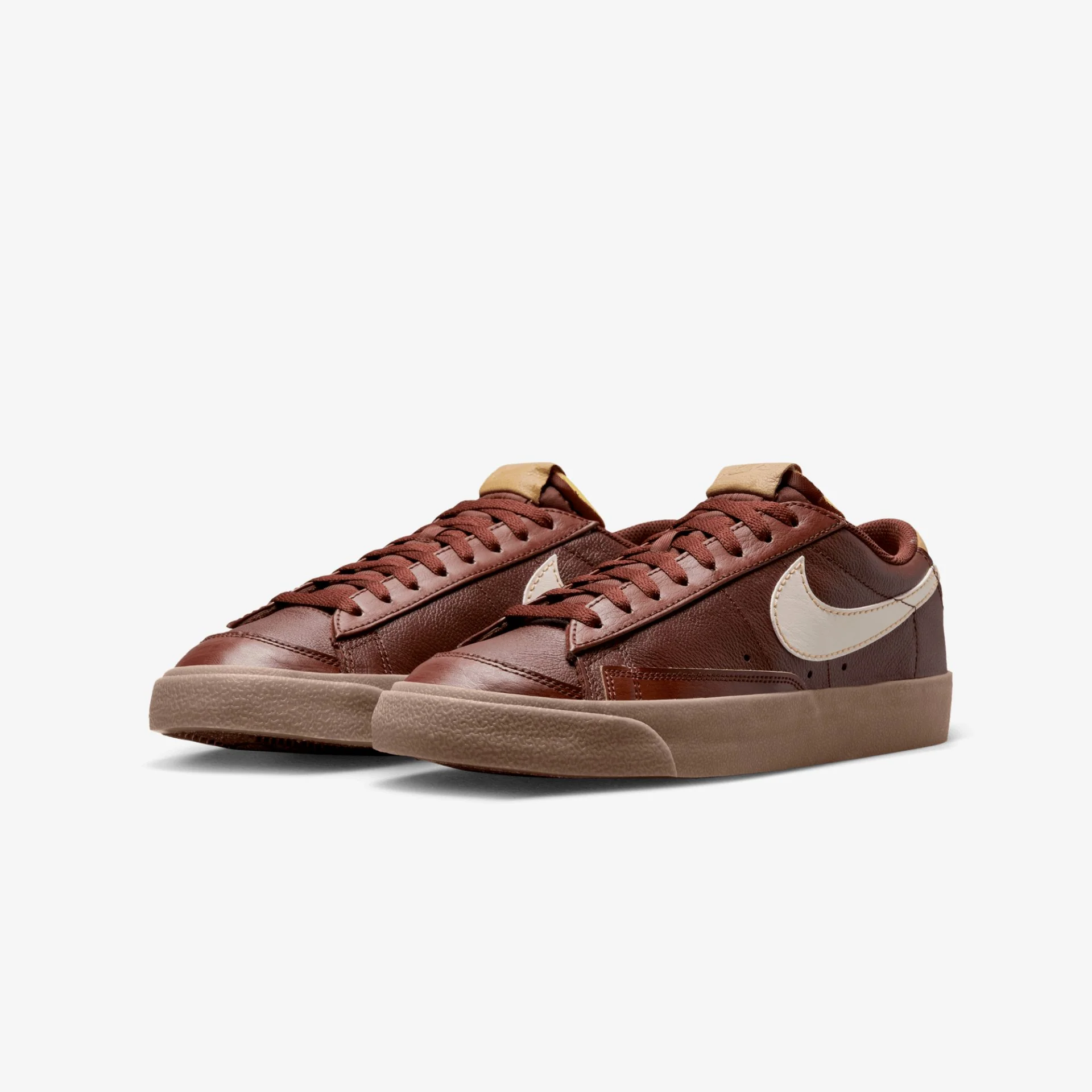 Nike | BLAZERLOW '77 EMB { OXEN BROWN/ELEMENTAL GOLD - Image 2
