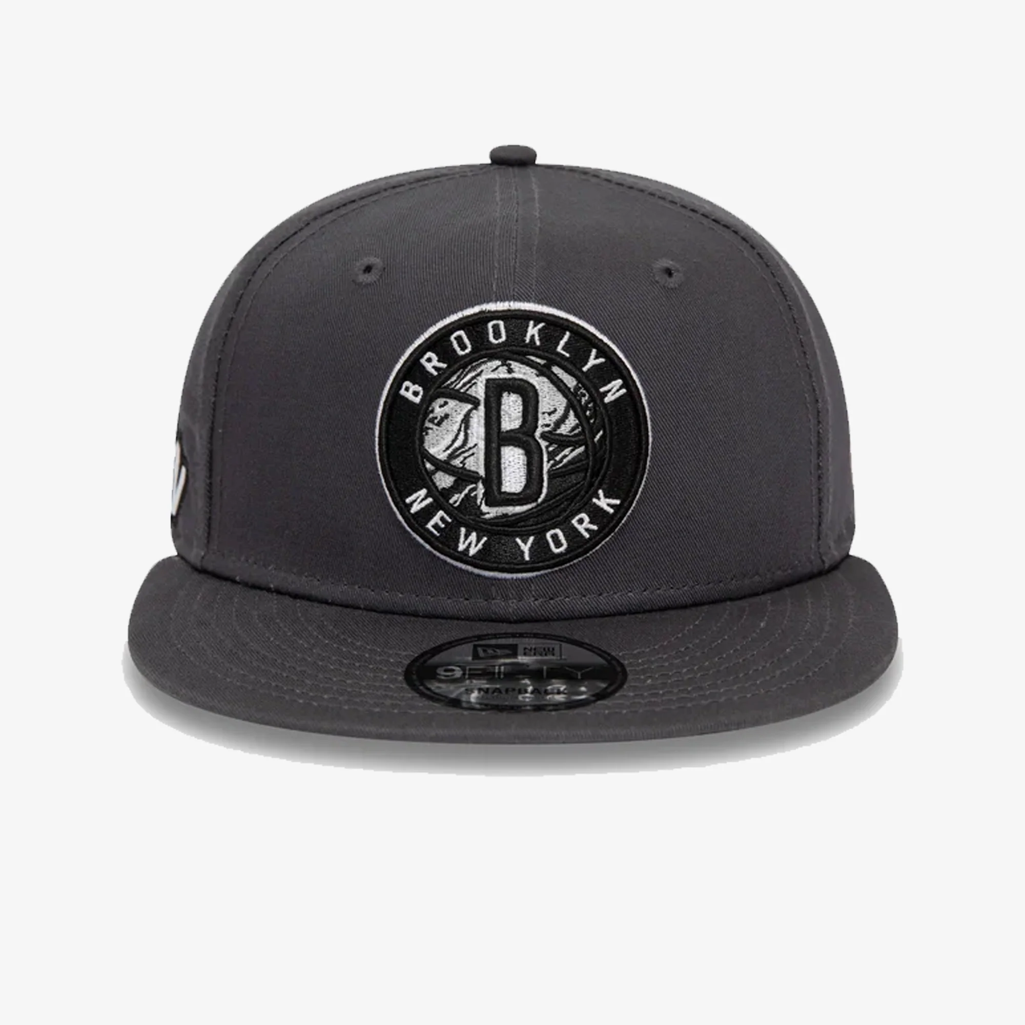 New Era | BROOKLYN NETS NBA SEASONAL INFILL GREY 9FIFTY SNAPBACK CAP { GREY