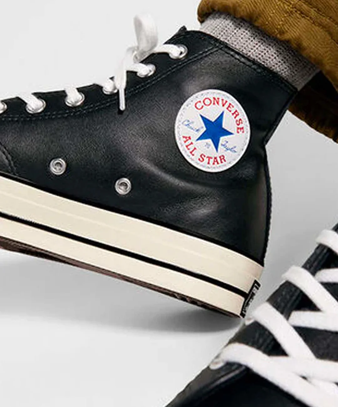 Converse | CHUCK 70 LEATHER SEASONAL { BLACK/WHITE - Image 6