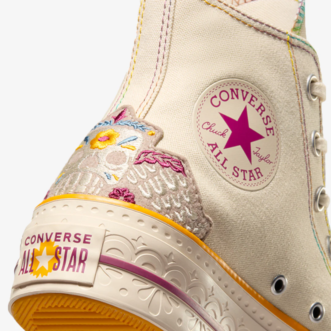 Converse | CHUCK TAYLOR ALL STAR LIFT HI { NATURAL IVORY/LEGEND BERRY - Image 5