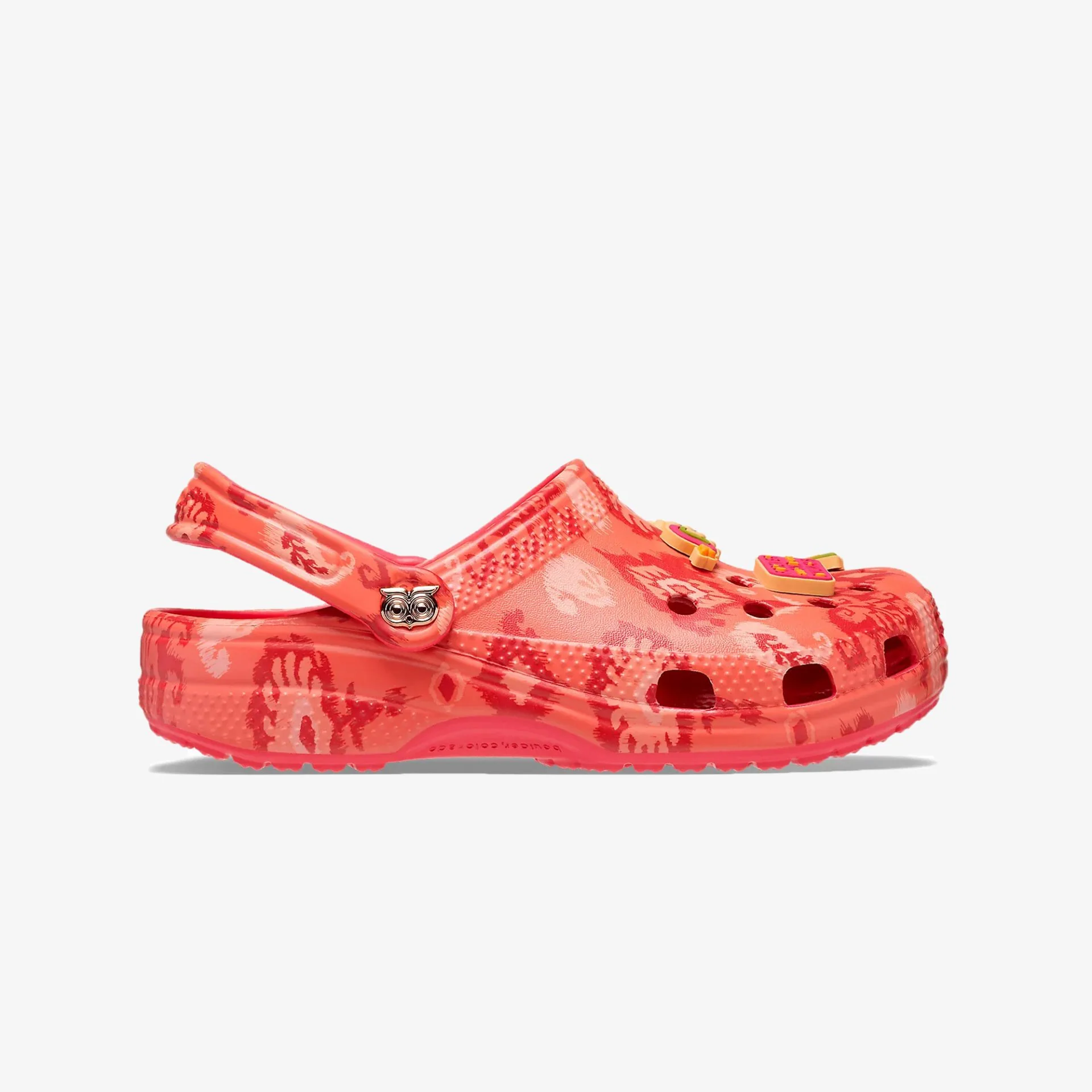 Crocs | CHUMBAK CLASSIC CLOG { RED / MULTI
