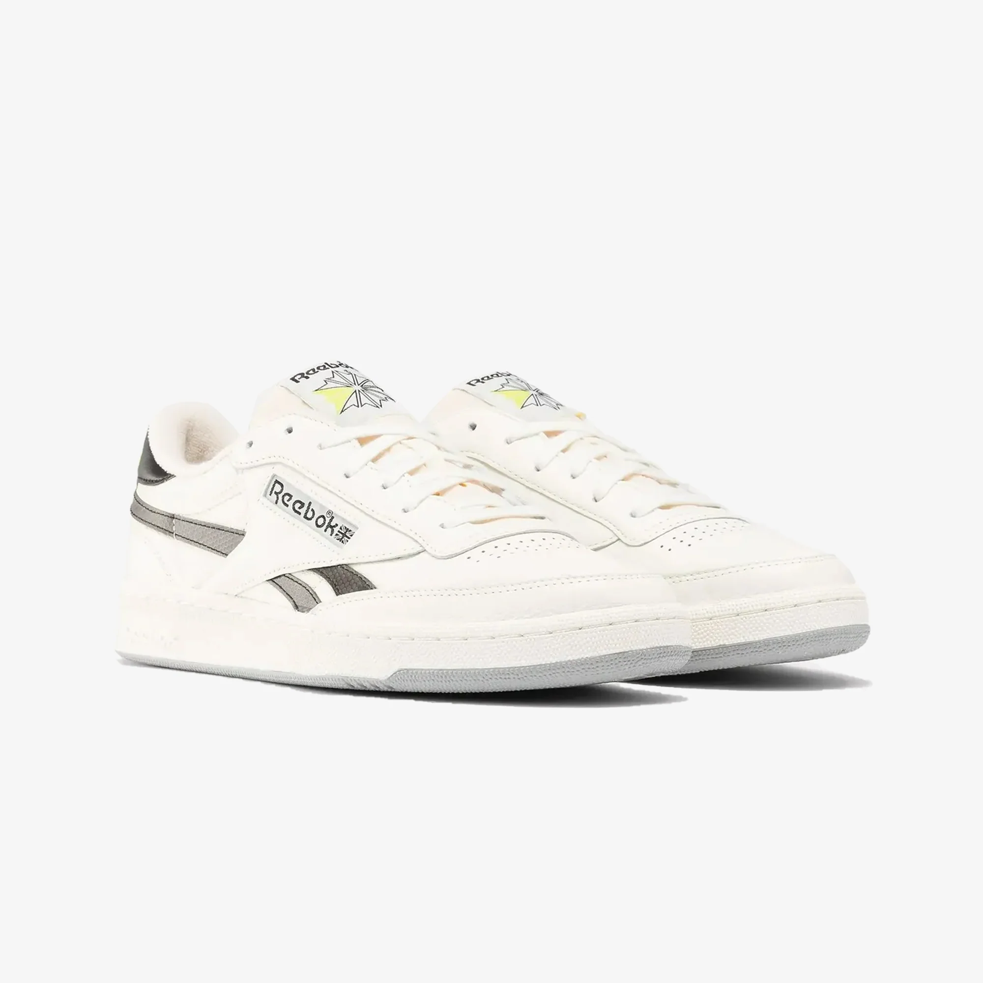 Reebok | CLUB C REVENGE VINTAGE { WHITE - Image 2