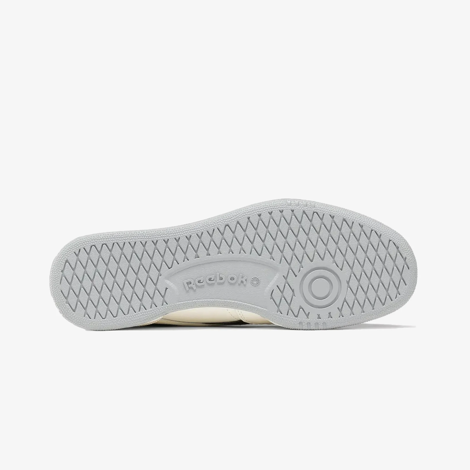 Reebok | CLUB C REVENGE VINTAGE { WHITE - Image 4