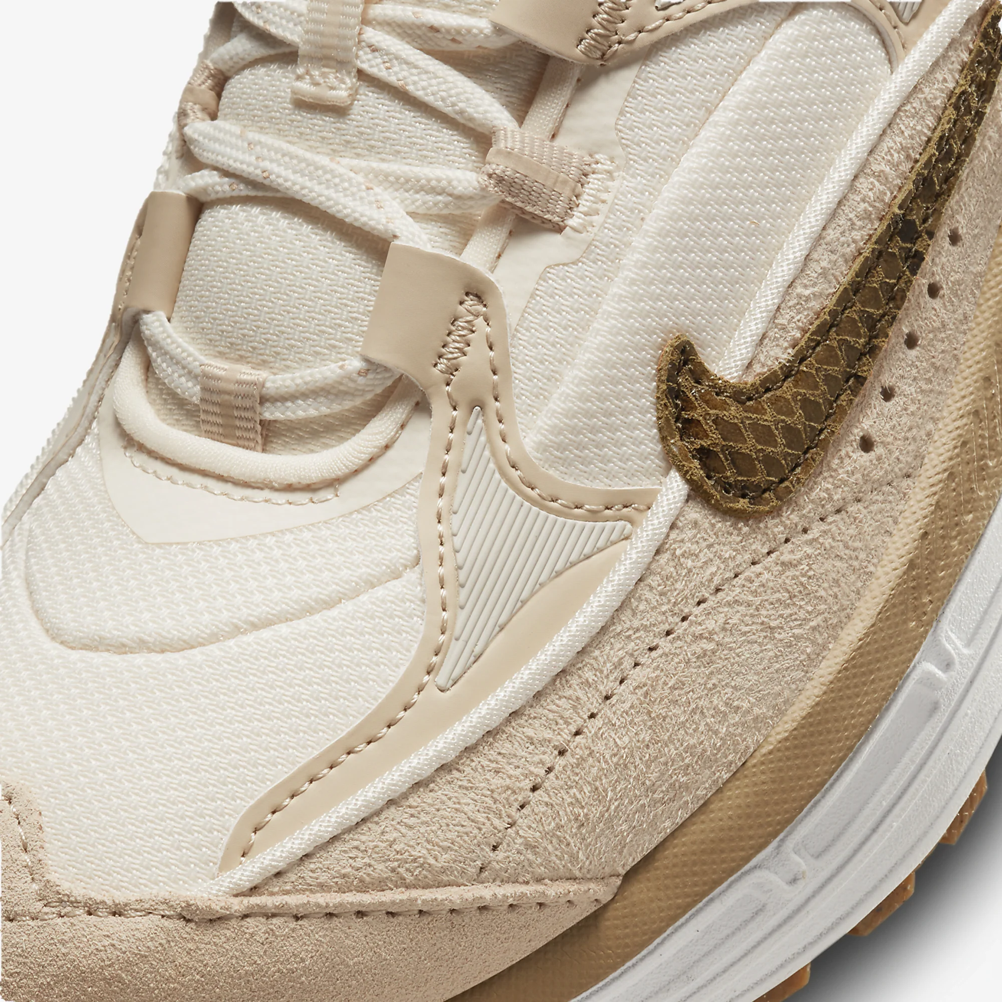 Nike | AIR MAX BLISS SE { PALE IVORY/PICANTE RED-SUMMIT WHITE - Image 4