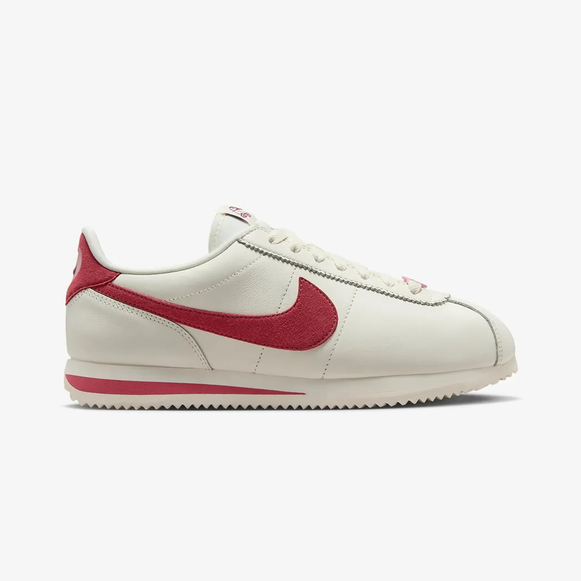 Nike | CORTEZ SE { SAIL/ADOBE-MED SOFT PINK-TEAM RED