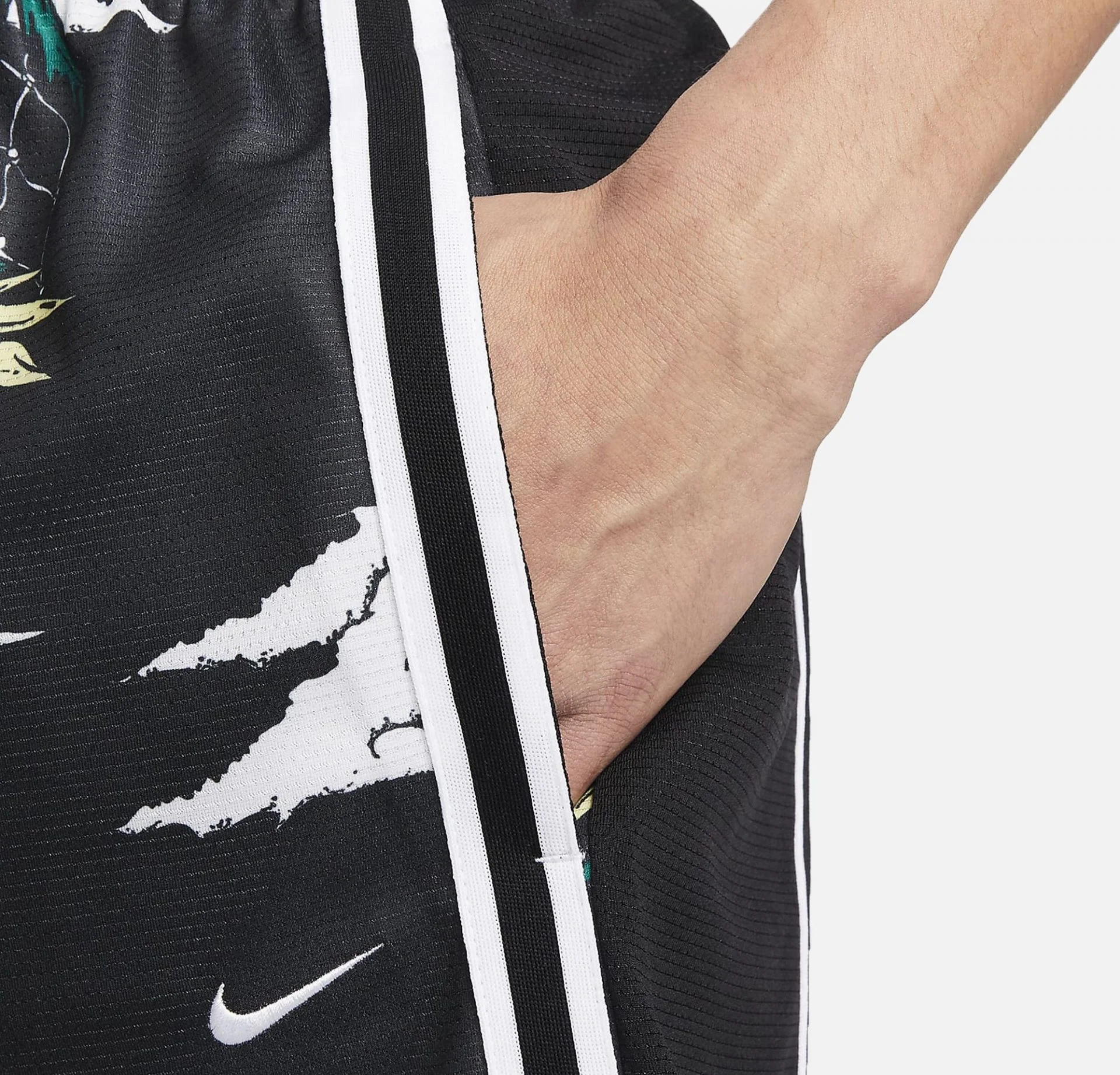 Nike | DRI-FIT DNA+ { BLACK / WHITE - Image 3