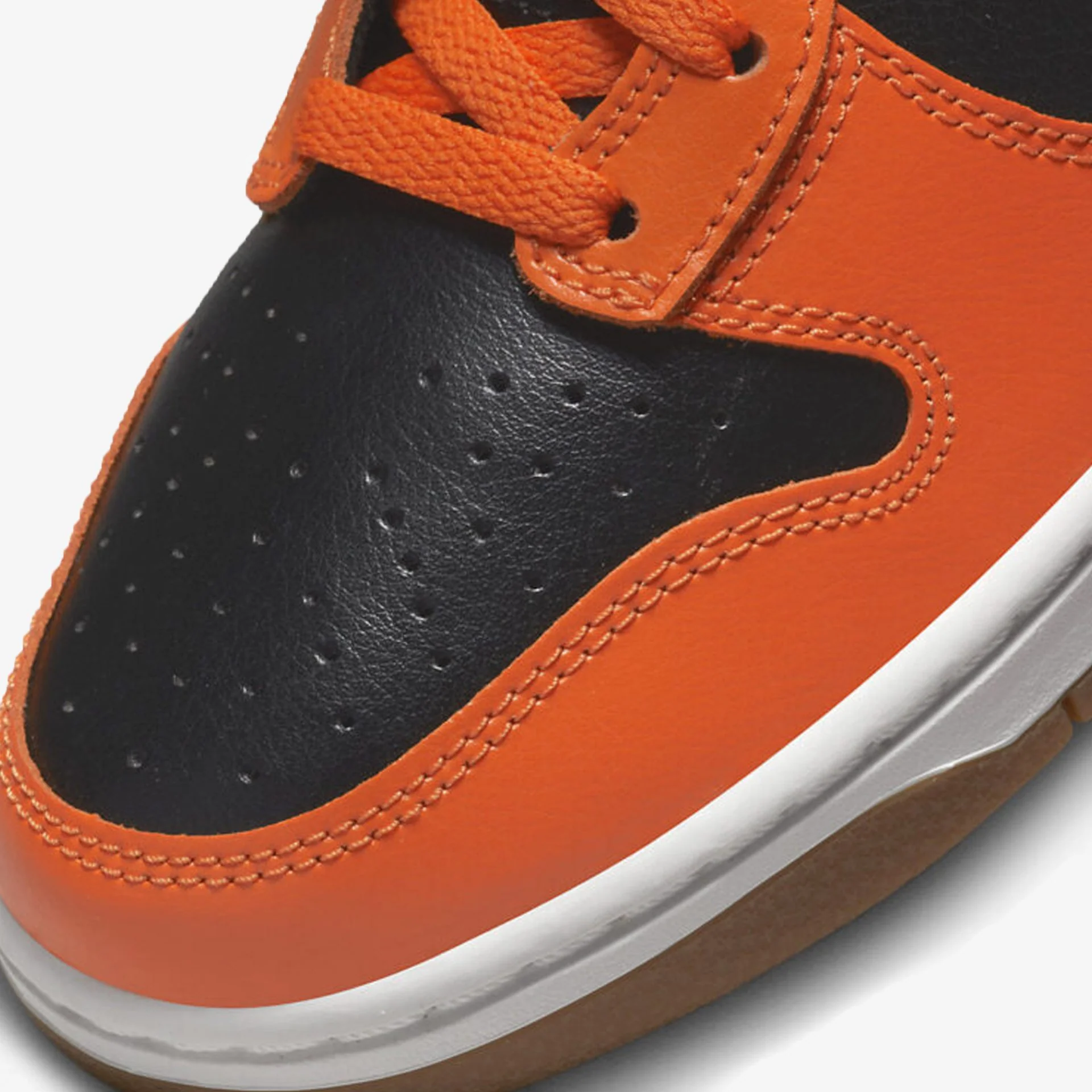Nike | DUNK HIGH RETRO { BLACK/SAFETY ORANGE-UNIVERSITY GOLD - Image 4