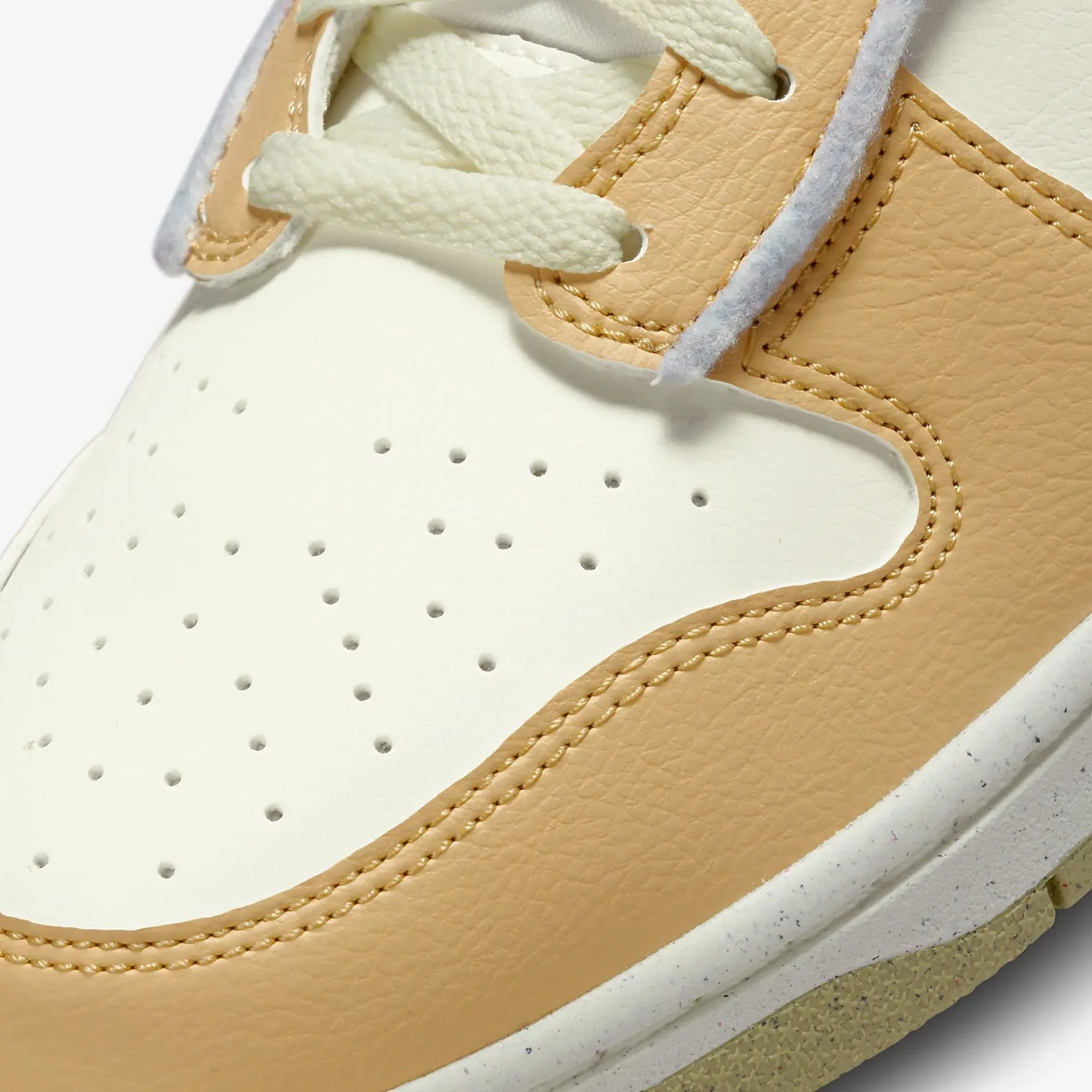 Nike | DUNK HIGH RETRO SE { SESAME/BLACK - Image 4