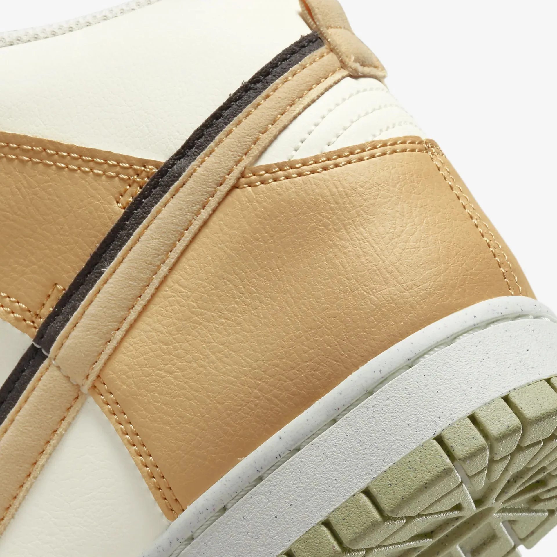 Nike | DUNK HIGH RETRO SE { SESAME/BLACK - Image 5