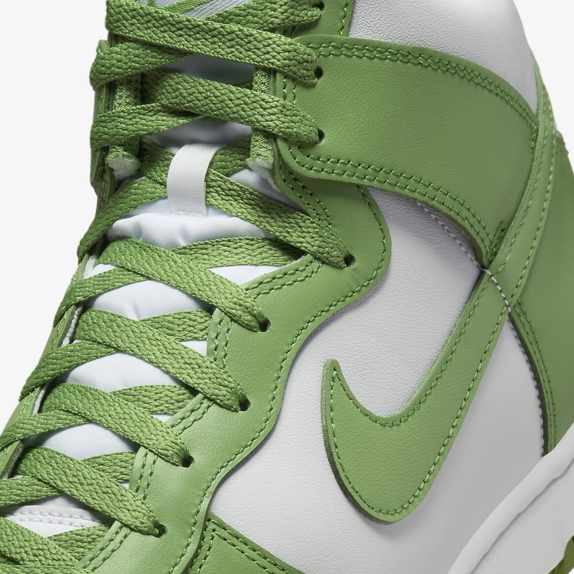 Nike | DUNK HIGH RETRO  { WHITE/CHLOROPHYLL-WHITE - Image 4