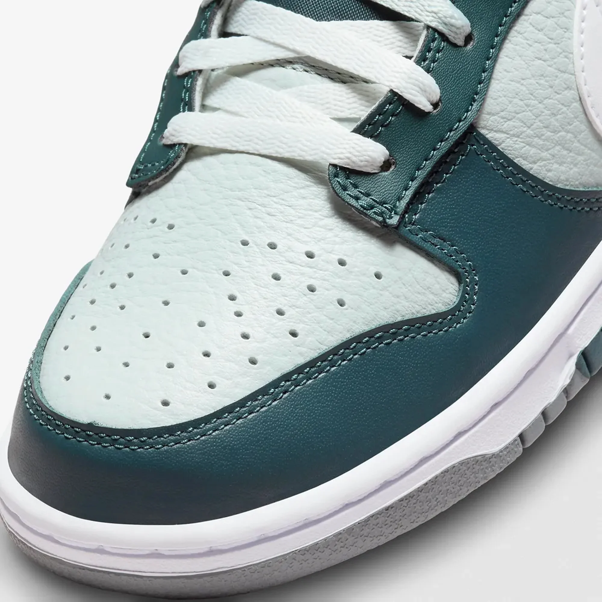Nike | DUNK LOW RETRO PREMIUM { DEEP JUNGLE/WHITE-LIGHT SILVER - Image 4