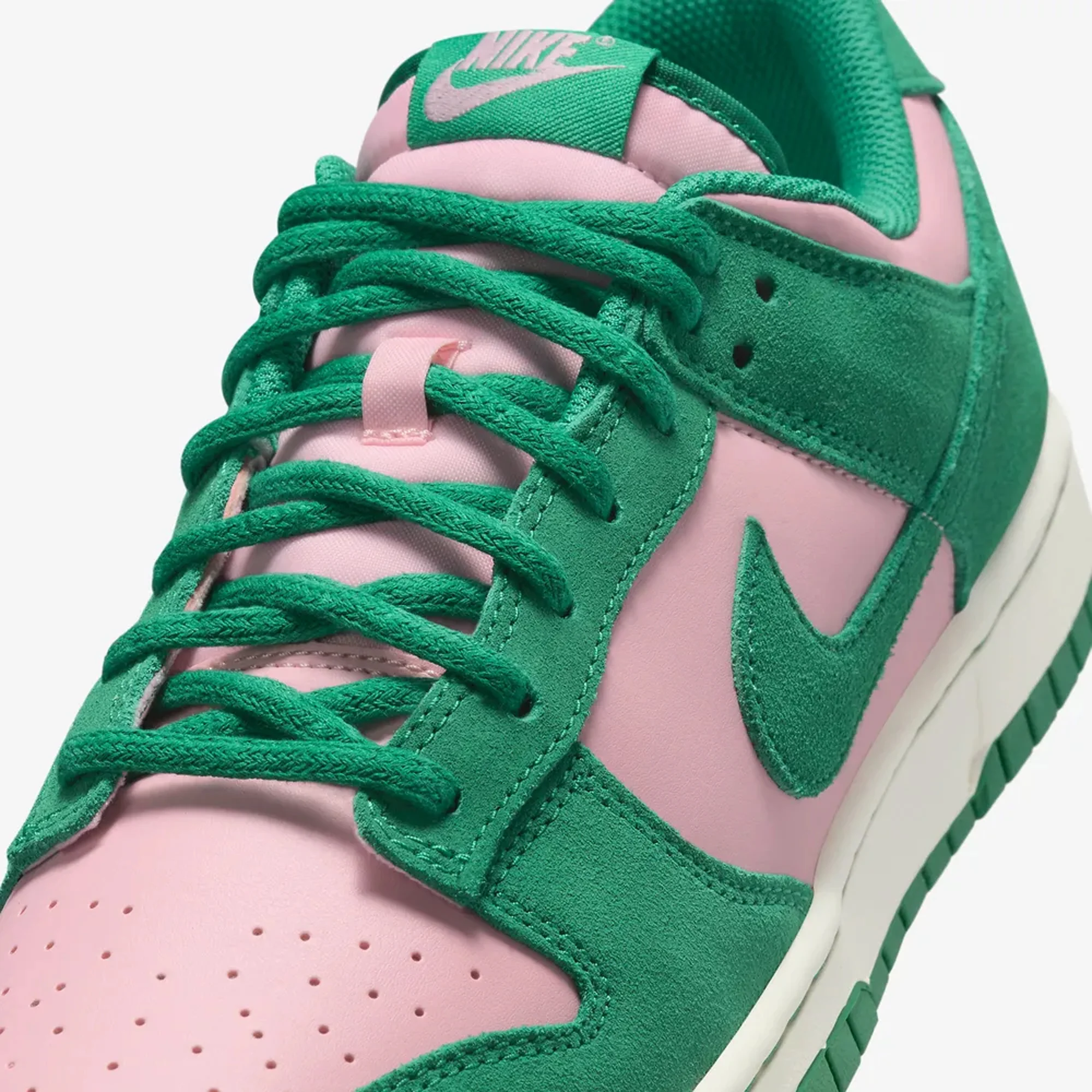 Nike | DUNK LOW RETRO SE  { MED SOFT PINK/MALACHITE-SAIL - Image 4