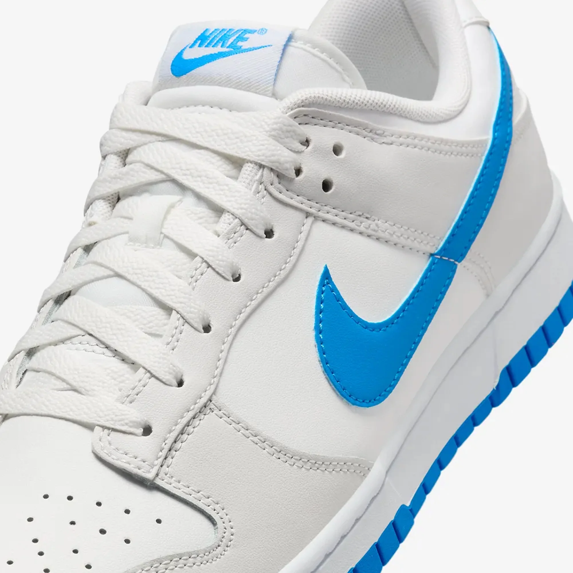 Nike | DUNK LOW RETRO { SUMMIT WHITE/PHOTO BLUE-PLATINUM TINT - Image 4